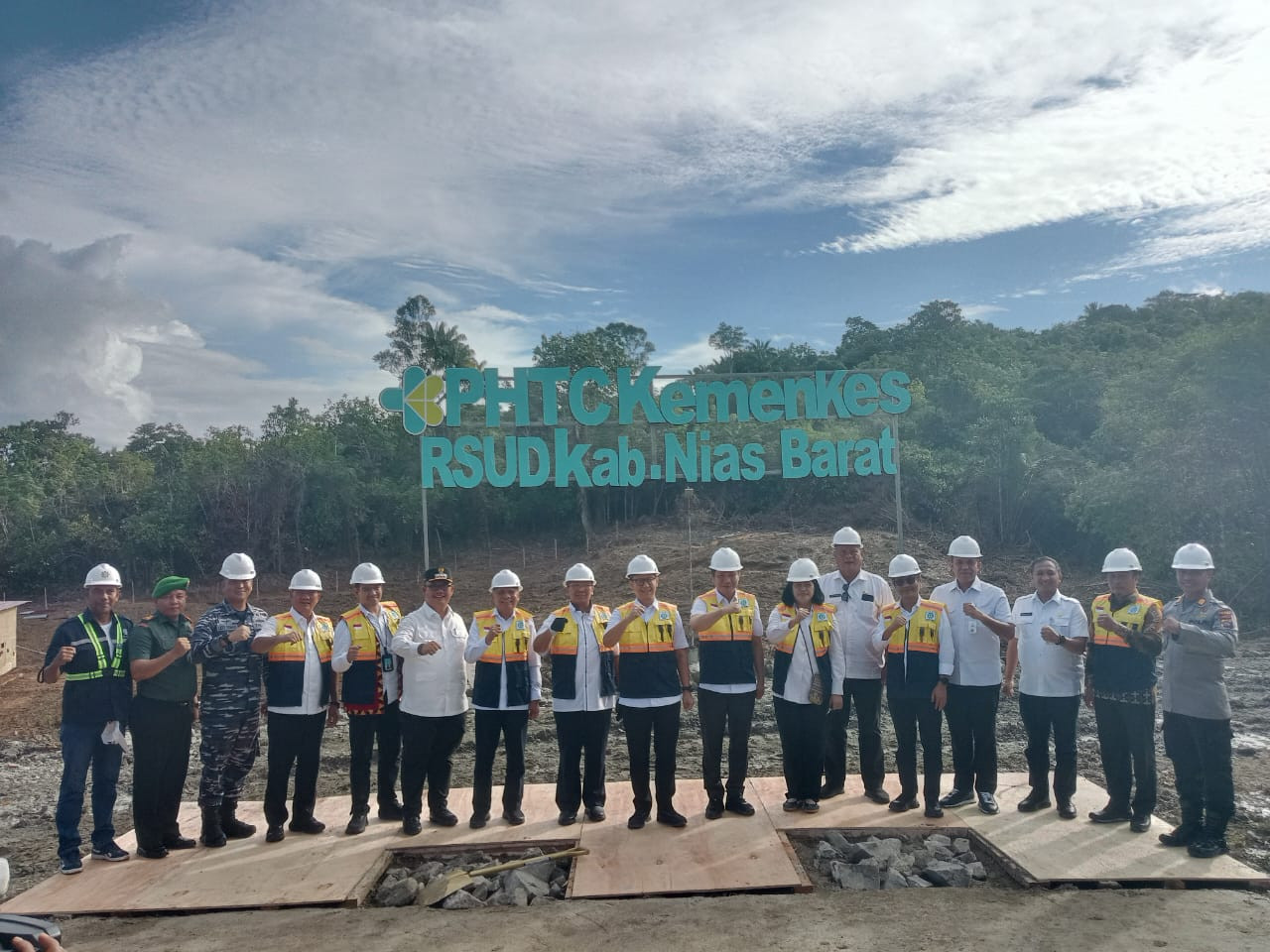 Danlanal Nias Hadiri Groundbreaking Rumah Sakit Pratama Nias Barat