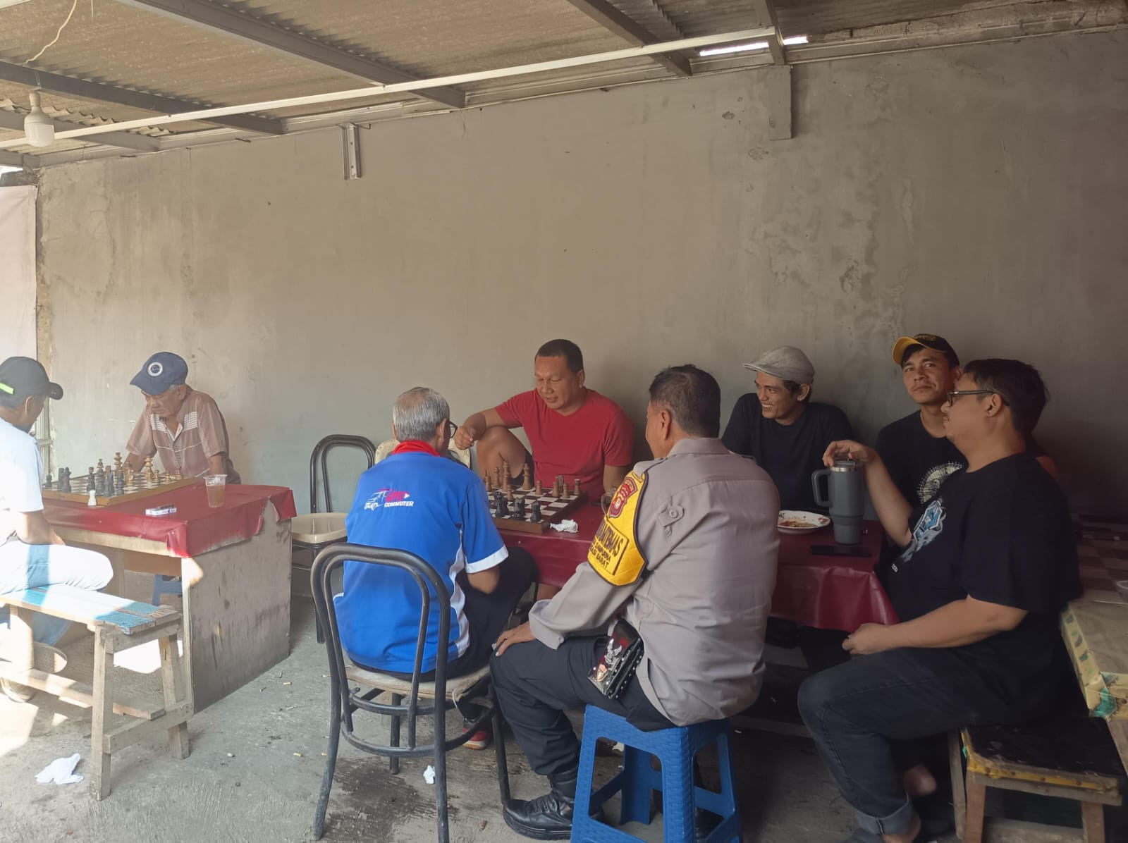 Perkuat Kemitraan Warga, Bhabinkamtibmas Jakasampurna Patroli dan Sosialisasi Kamtibmas
