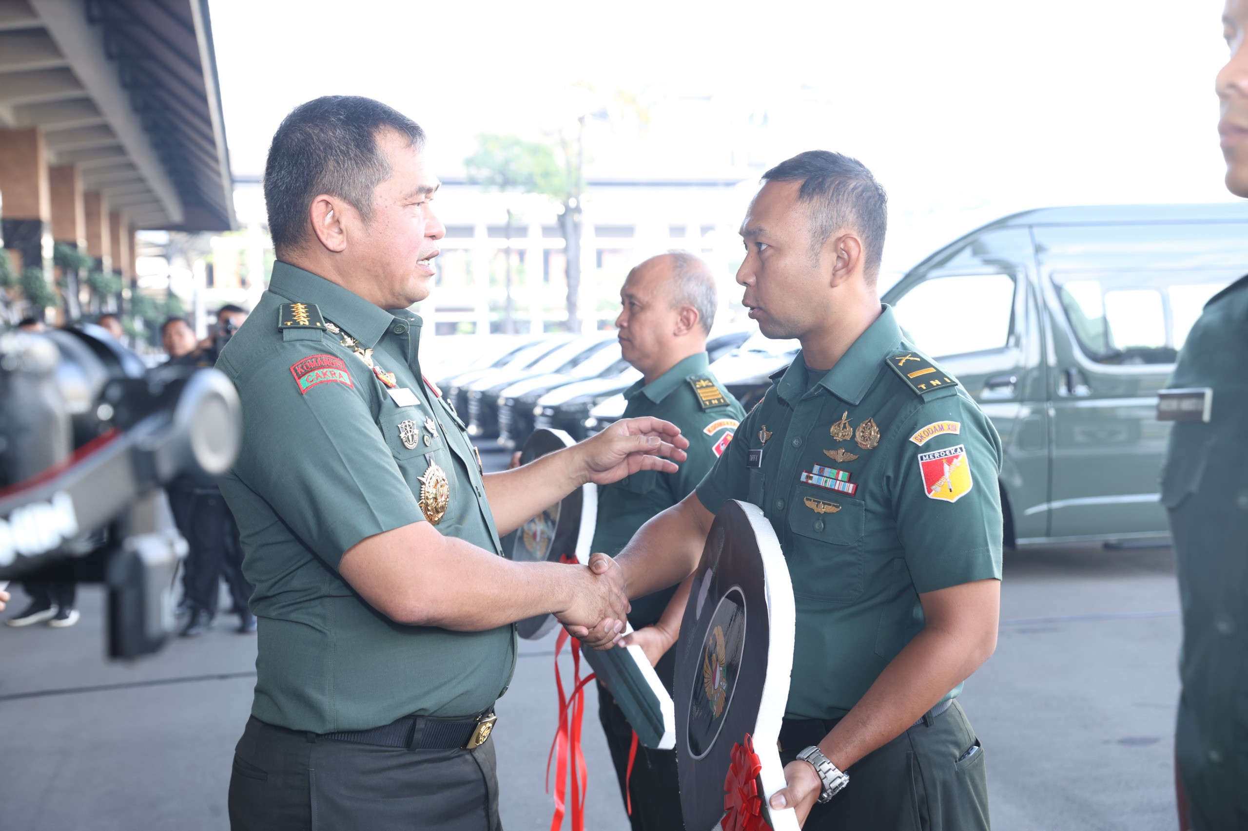 Bakti untuk Para Pejuang Bangsa: TNI AD Serahkan Rumah Bagi Warakawuri dan Prajurit Cacat Akibat Tugas Operasi