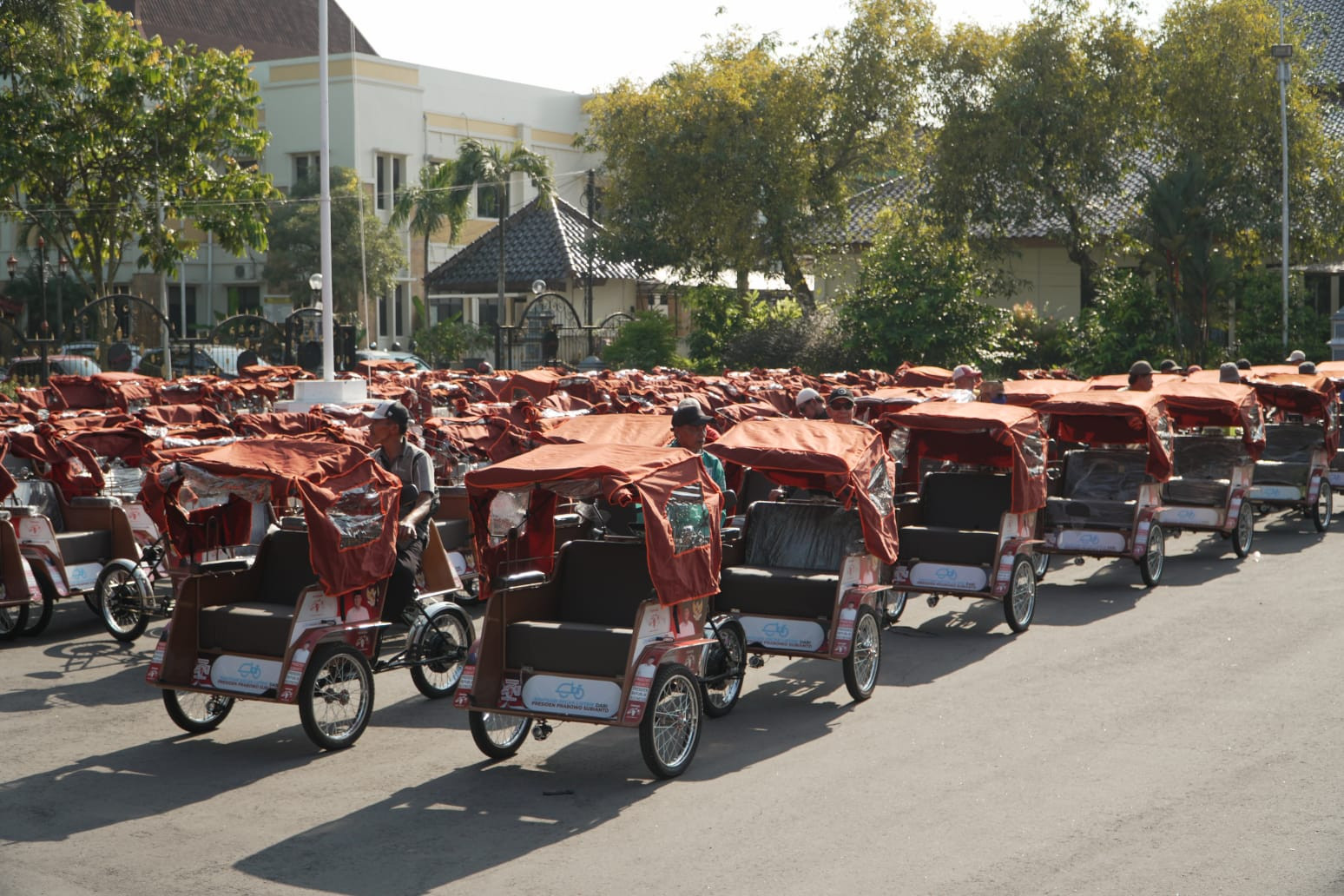 Berkat Becak Listrik Gratis dari Prabowo, Penarik Becak di Ngawi Tak Perlu Lelah Mengayuh Lagi