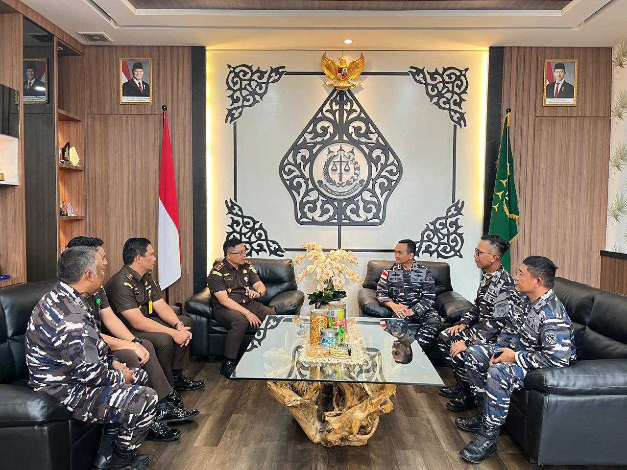 Danlanal Bintan Lakukan Kunjungan Silahturahmi Ke Kejari Bintan Untuk Perkuat Sinergi Penegakan Hukum