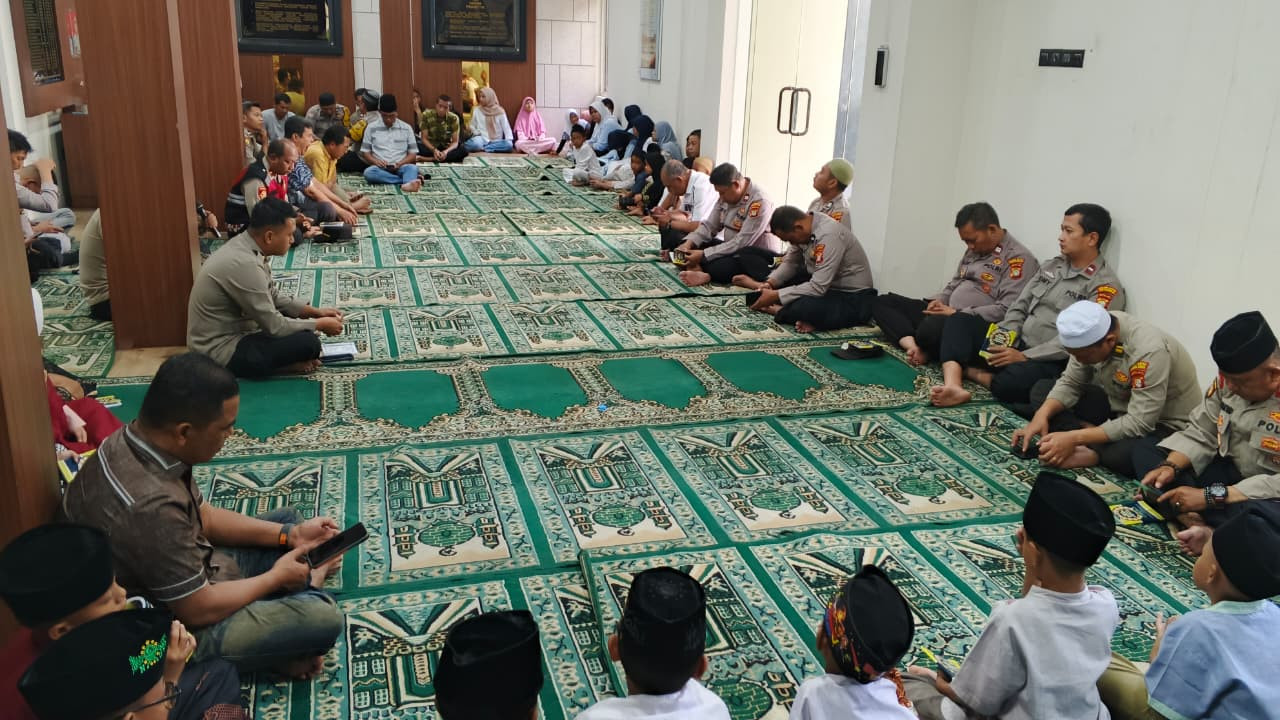 Polsek Metro Penjaringan Gelar Tasyakuran dan Santunan Anak Yatim di Aula Bhakti Satria
