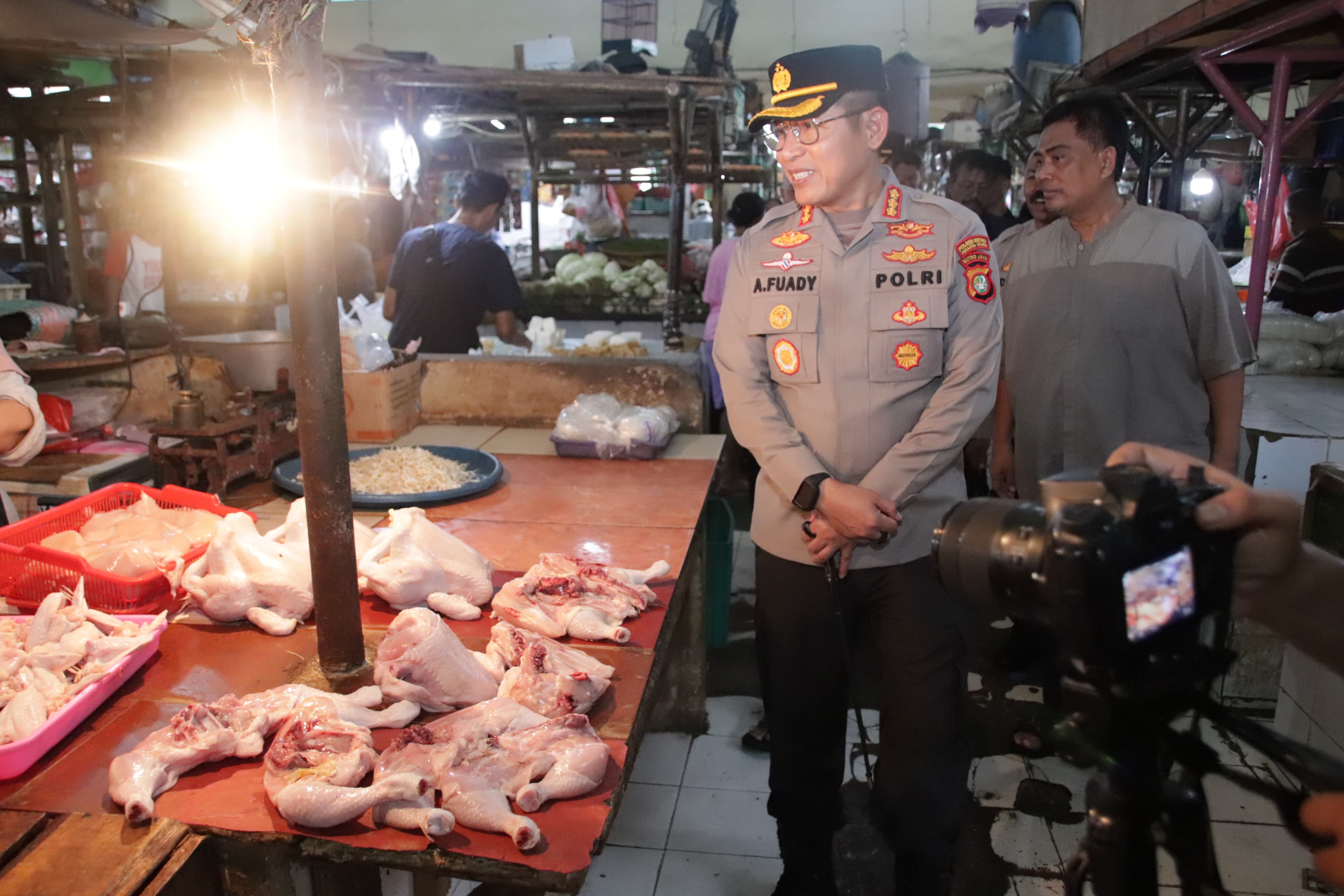 Kapolres Metro Jakarta Utara Tinjau Pasar Inpres Pademangan Barat dalam Rangka Operasi Brantas Jaya 2025