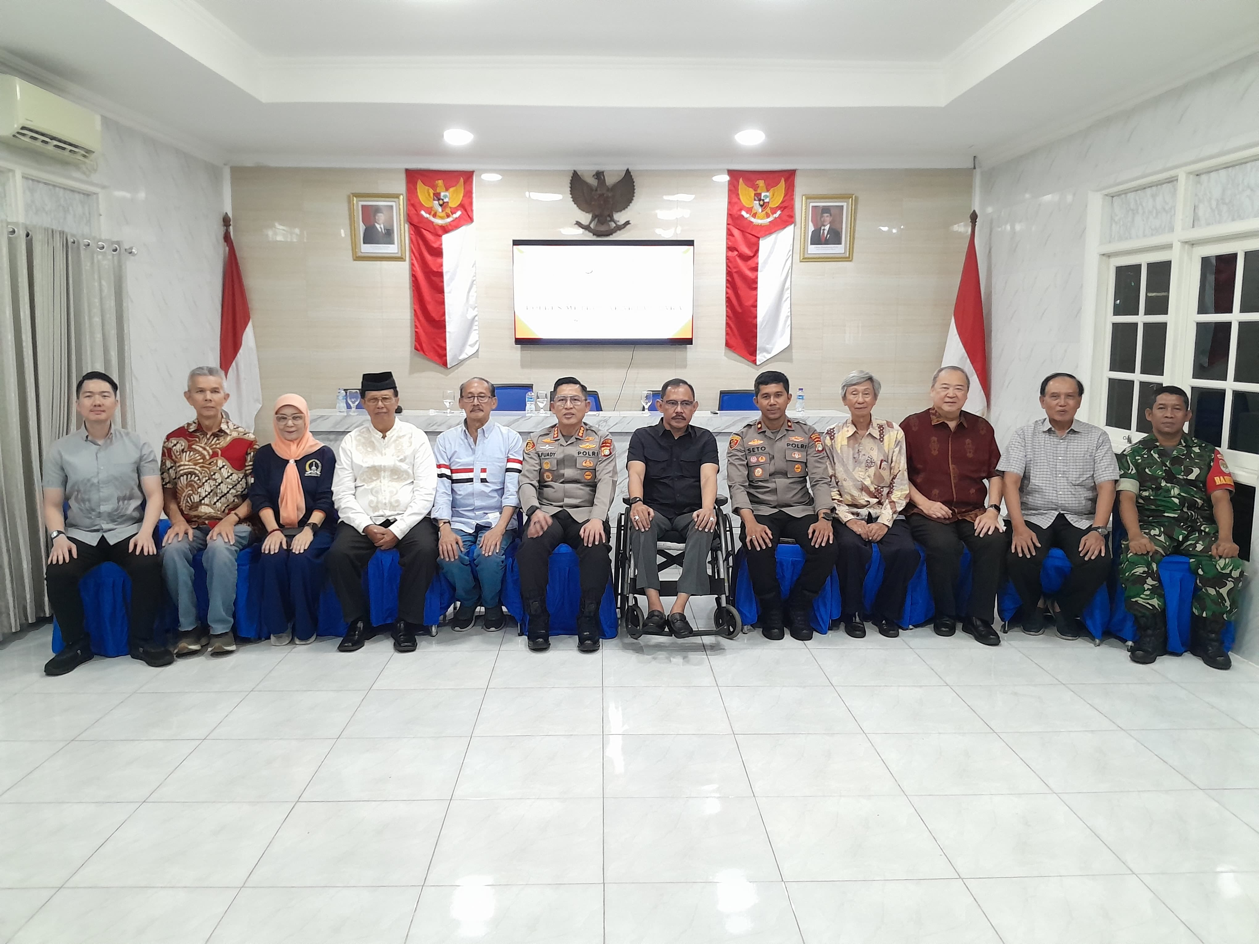 Kapolres Metro Jakut Sapa Warga RW 019 Kelapa Gading Timur Lewat Ngopi Kamtibmas,  Wujudkan Situasi Aman dan Kondusif