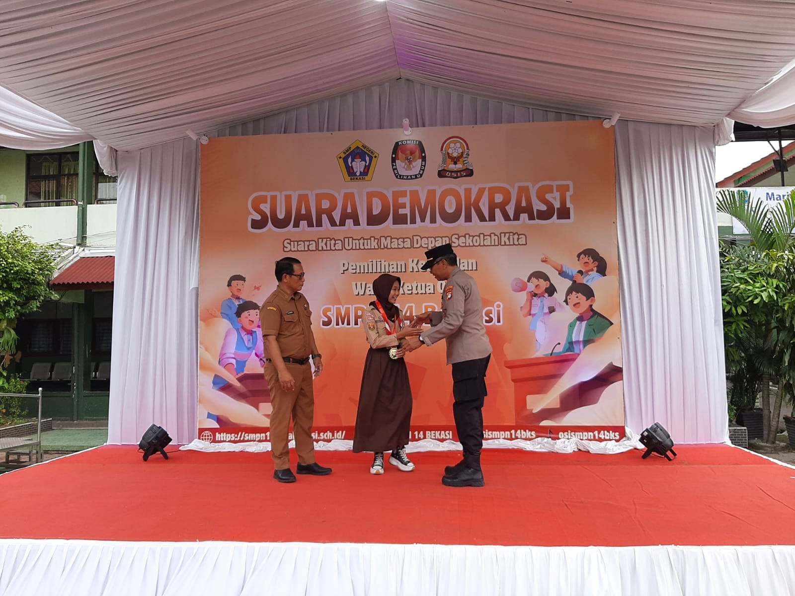 Polsek Bekasi Barat Mengedukasi Siswa SMPN 14 Kota Bekasi Dalam Rangka Memperingati Hari HAM Sedunia