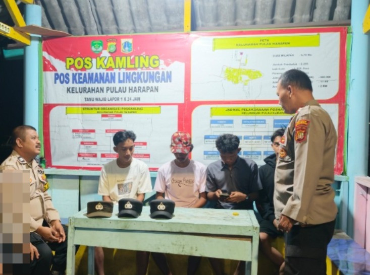 Layanan Polisi 110 Disosialisasikan Saat Patroli Malam, Polsek Kepulauan Seribu Utara Pastikan Kamtibmas Tetap Kondusif