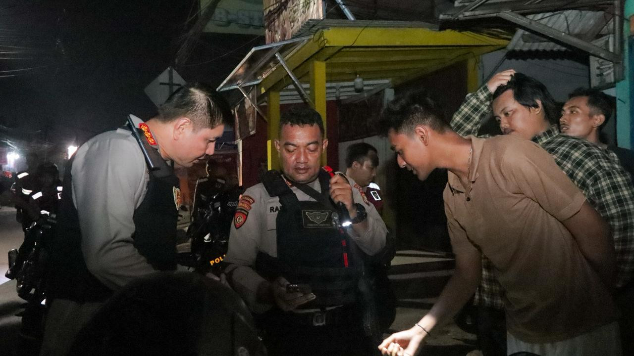 Polres Metro Jakarta Timur dan Polsek Cakung Gelar Patroli Gabungan, Tegakkan Keamanan dan Cegah Tawuran demi Rasa Aman Warga