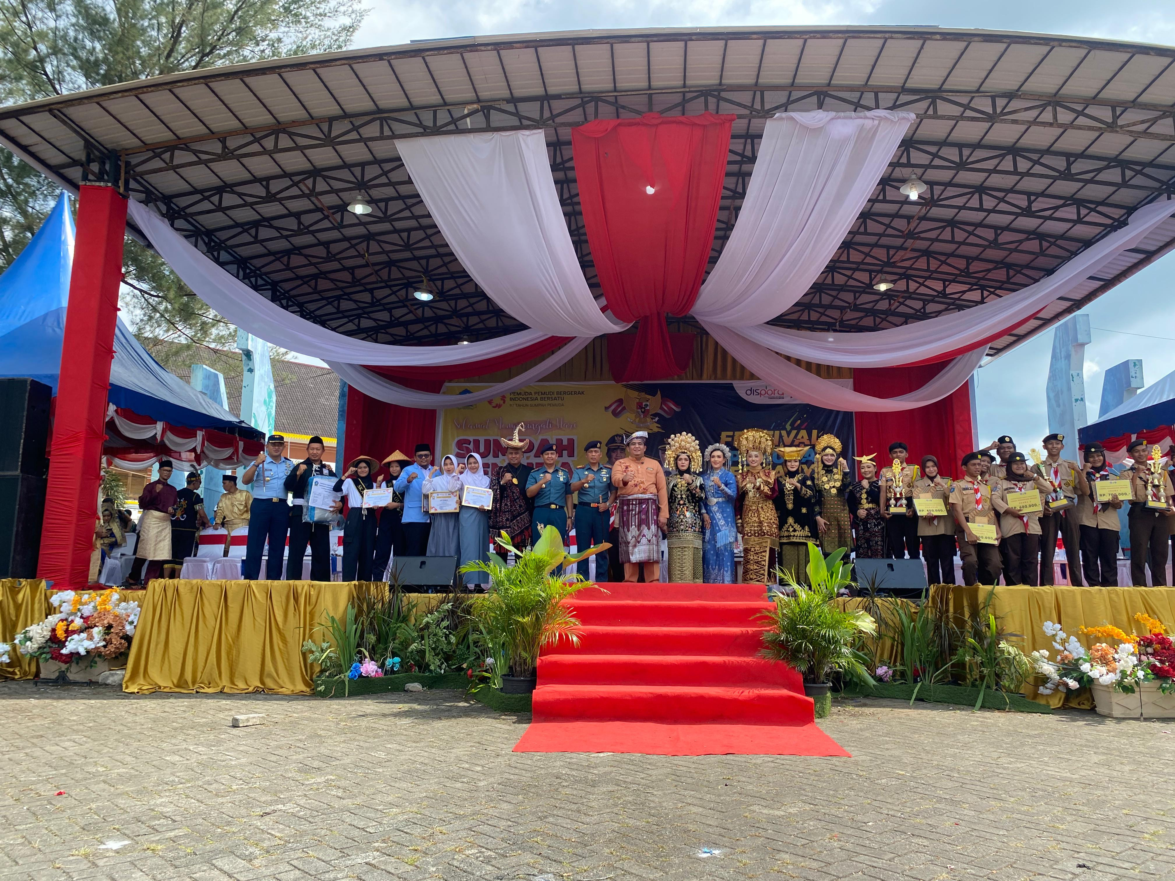 Danlanal Bintan Bersama Forkopimda Bintan Hadiri Upacara Hari Sumpah Pemuda Tahun 2025 di Relief Antam Kijang