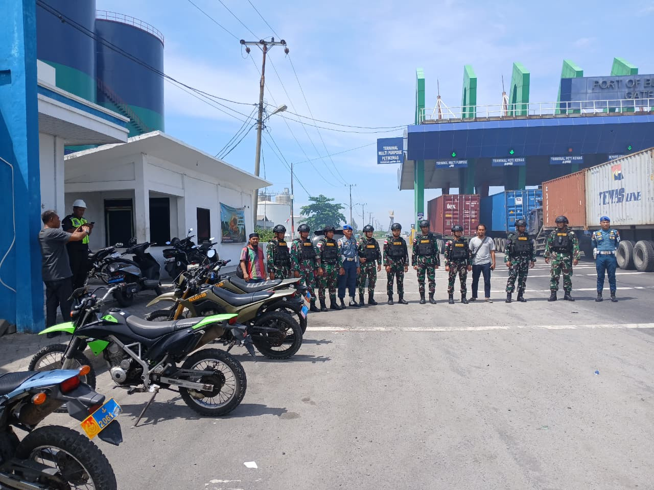 Pastikan Keamanan Objek Vital Nasional dan Kondisi Masyarakat Yang Kondusif, Prajurit Kodaeral I Laksanakan Patroli