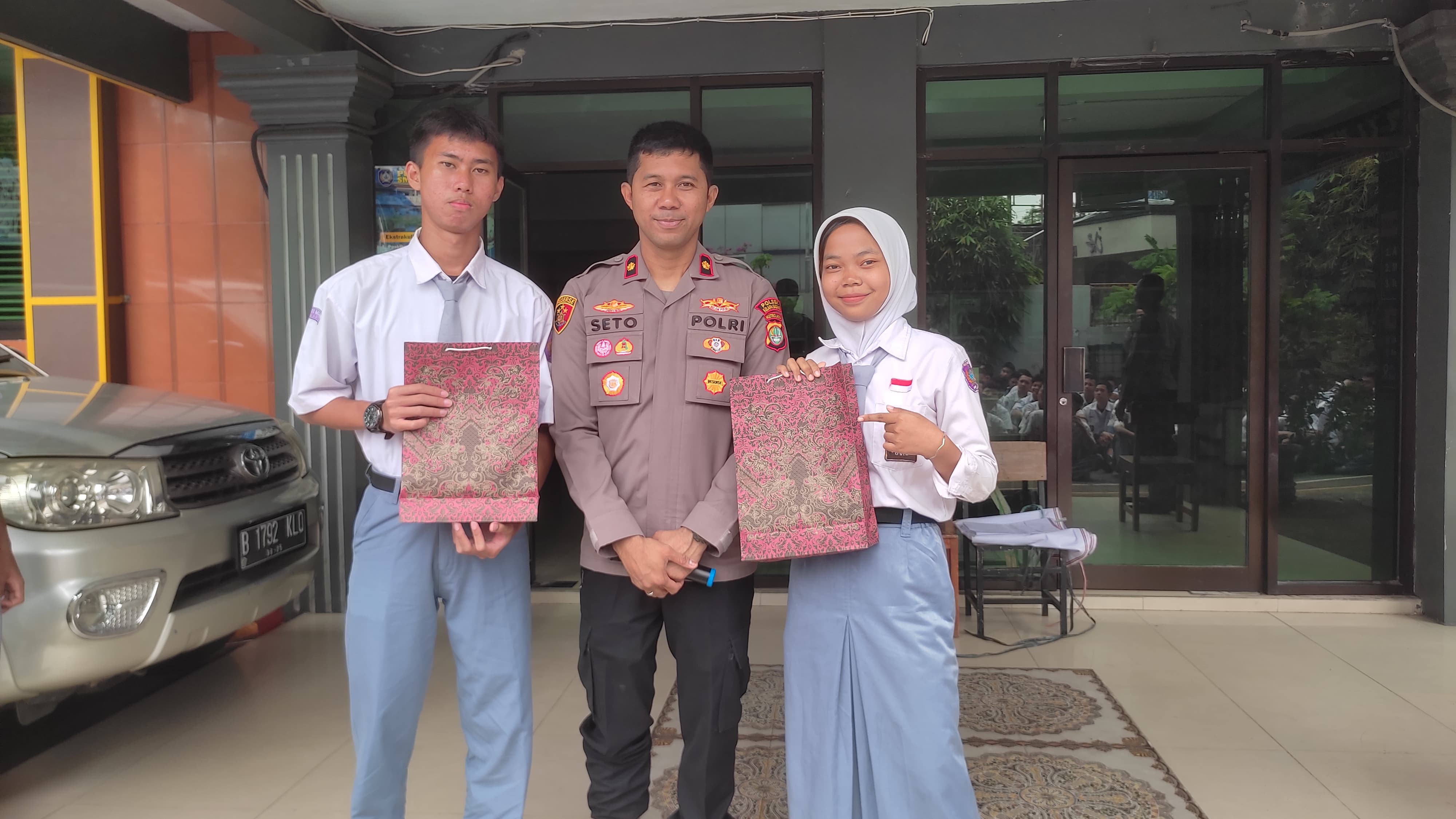 Polisi Sambangi SMK 11 Maret, Ajak Pelajar Hindari Aksi Tawuran dan Open BO