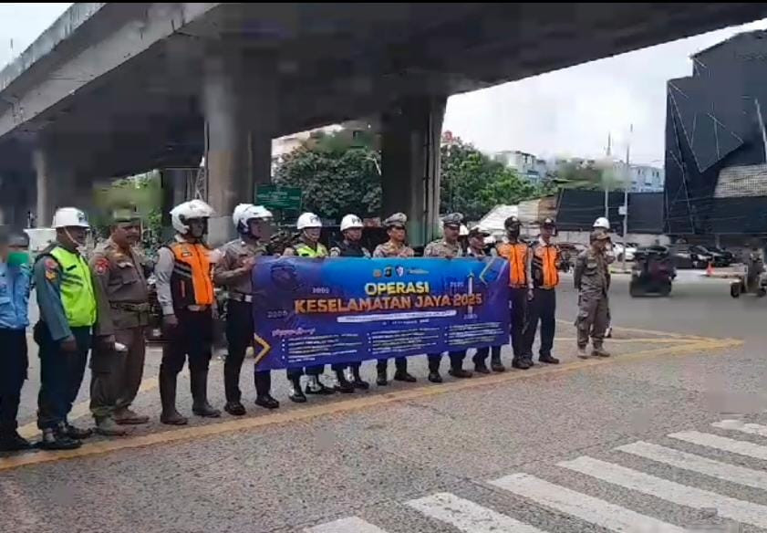 Satpol PP Tanjung Priok Turut Serta dalam Operasi Keselamatan Jaya 2025: Wujudkan Lalu Lintas yang Tertib dan Aman