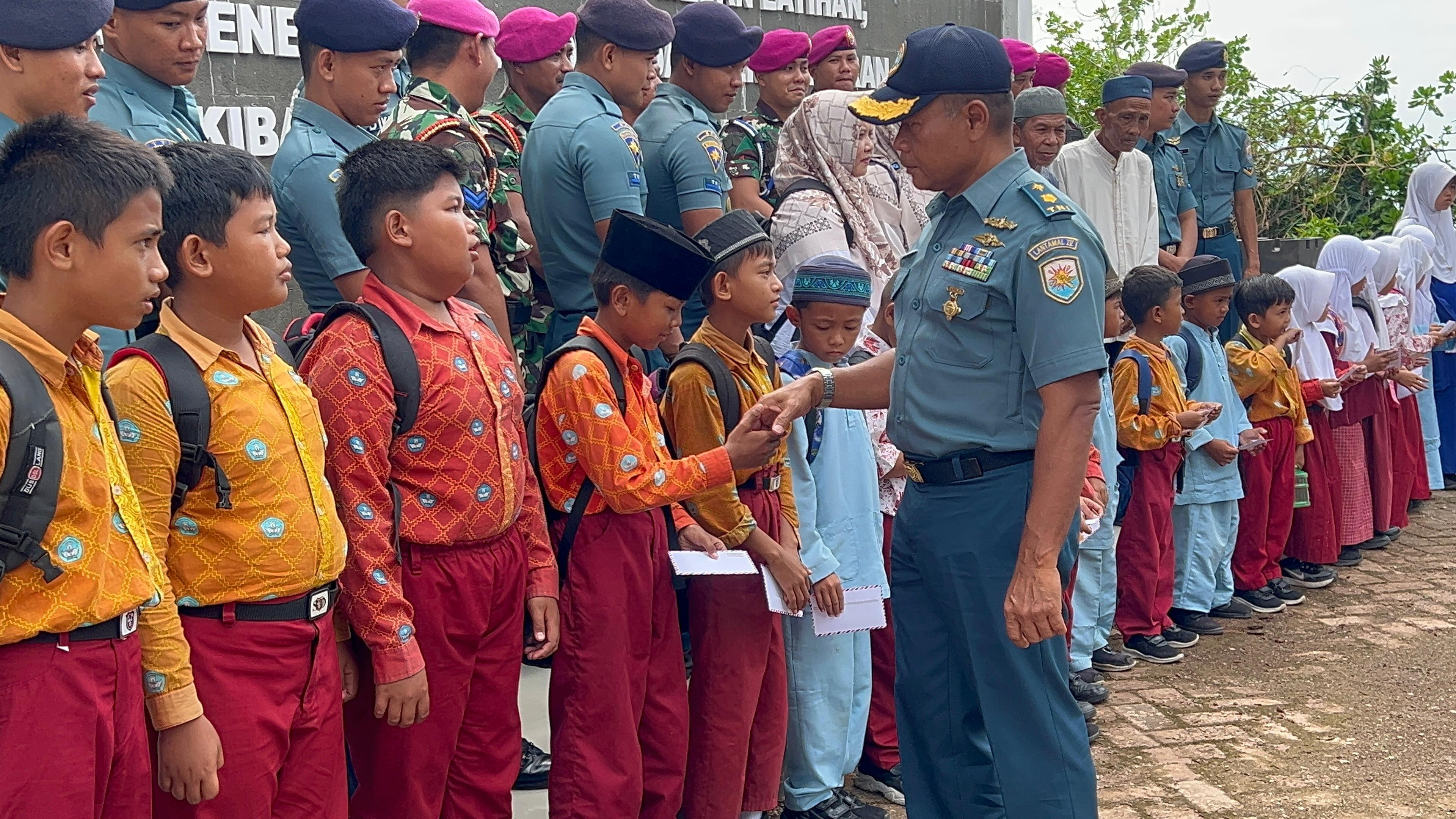 Lanal Dabo Singkep Laksanakan Doa Bersama Untuk Kelancaran Latgabma Super Garuda Shield (SGS) 2025 di Pantai Todak