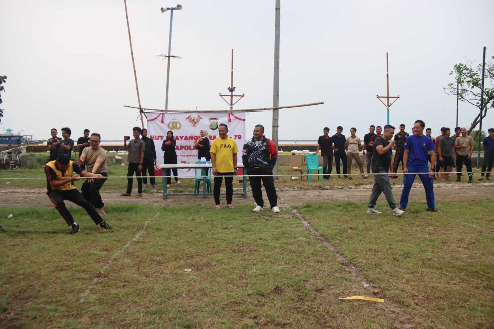 Polsek Kepulauan Seribu Utara Raih Juara Mini Soccer Kapolres Cup 2025, Satpolairud dan Aipda Suhendi Menang di Lomba Tarik Tambang dan Catur