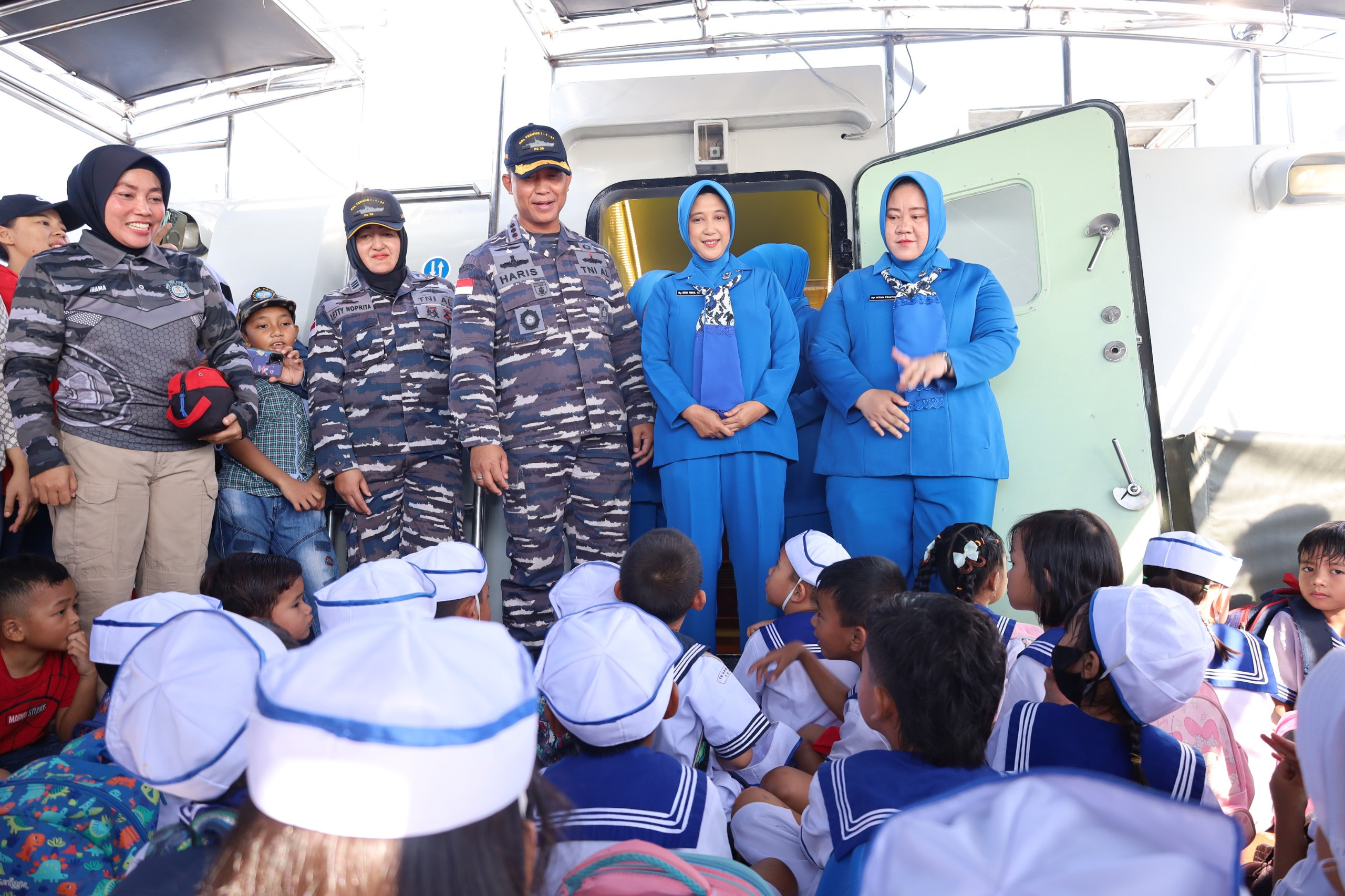 Membangun Cinta Bahari Sejak Dini, Siswa TK Hang Tuah Ikuti Joy Sailing Bersama Danlanal Dumai