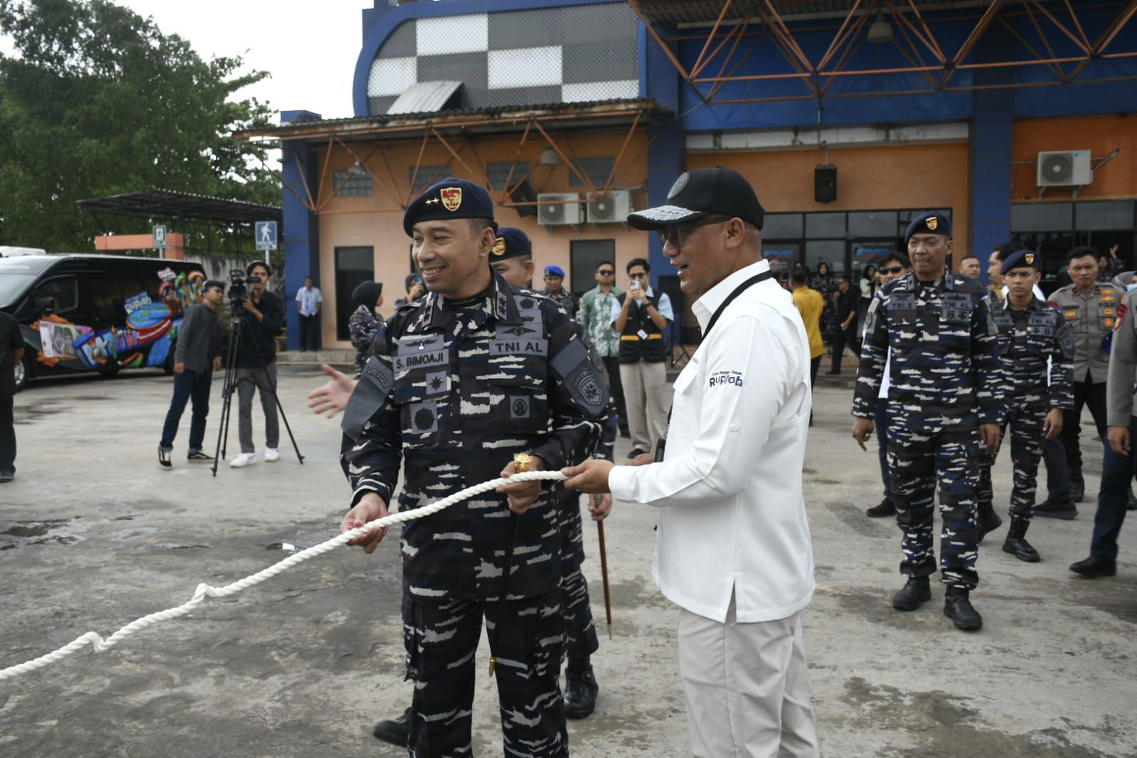 Dukung Pemerataan Ekonomi, Bank Indonesia (BI) Bersama TNI AL Gelar Ekspedisi Rupiah Kalimantan 2026