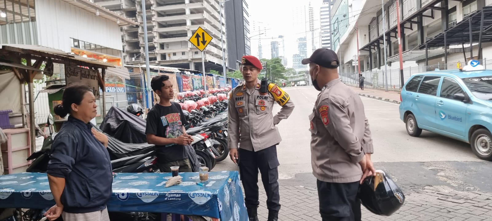 Parkir Liar di Setiabudi Jaksel Pungut Tarif Tak Wajar, Warga Mengadu ke Layanan 110 Polisi