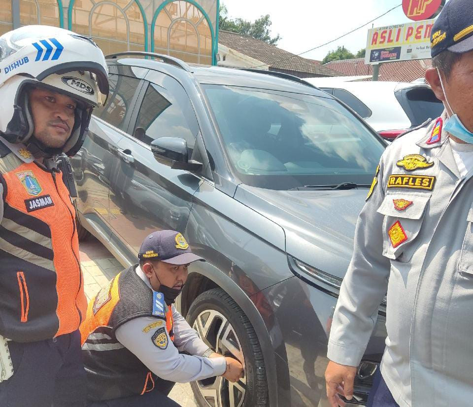 Dishub Jakut Tertibkan Parkir Liar di Sepanjang Jalan Danau Sunter Selatan, Respons Cepat Aduan Masyarakat