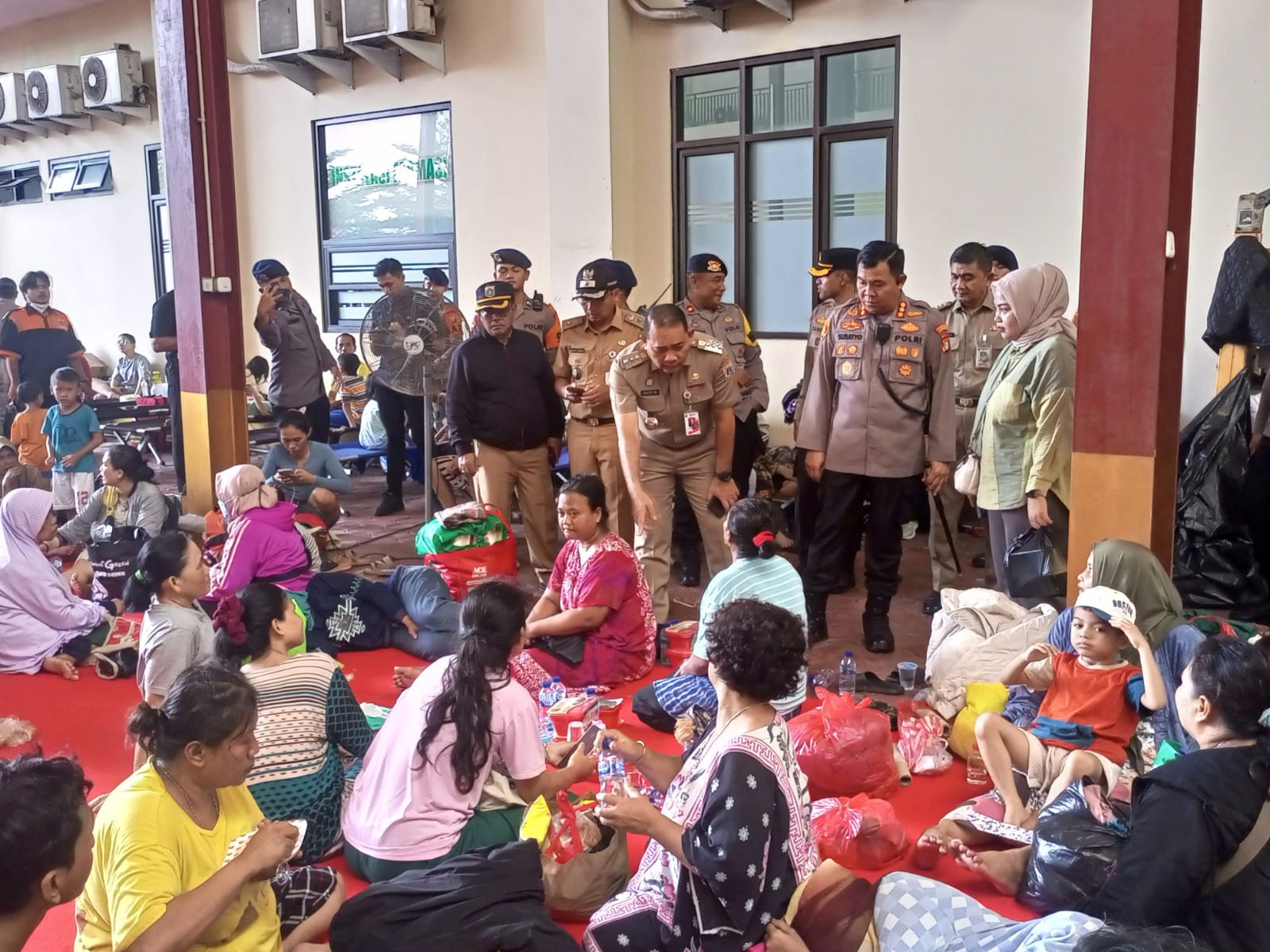 Polres Metro Jakarta Pusat Gelar Bakti Kesehatan Lapangan Untuk Korban Kebakaran Kebon Kosong