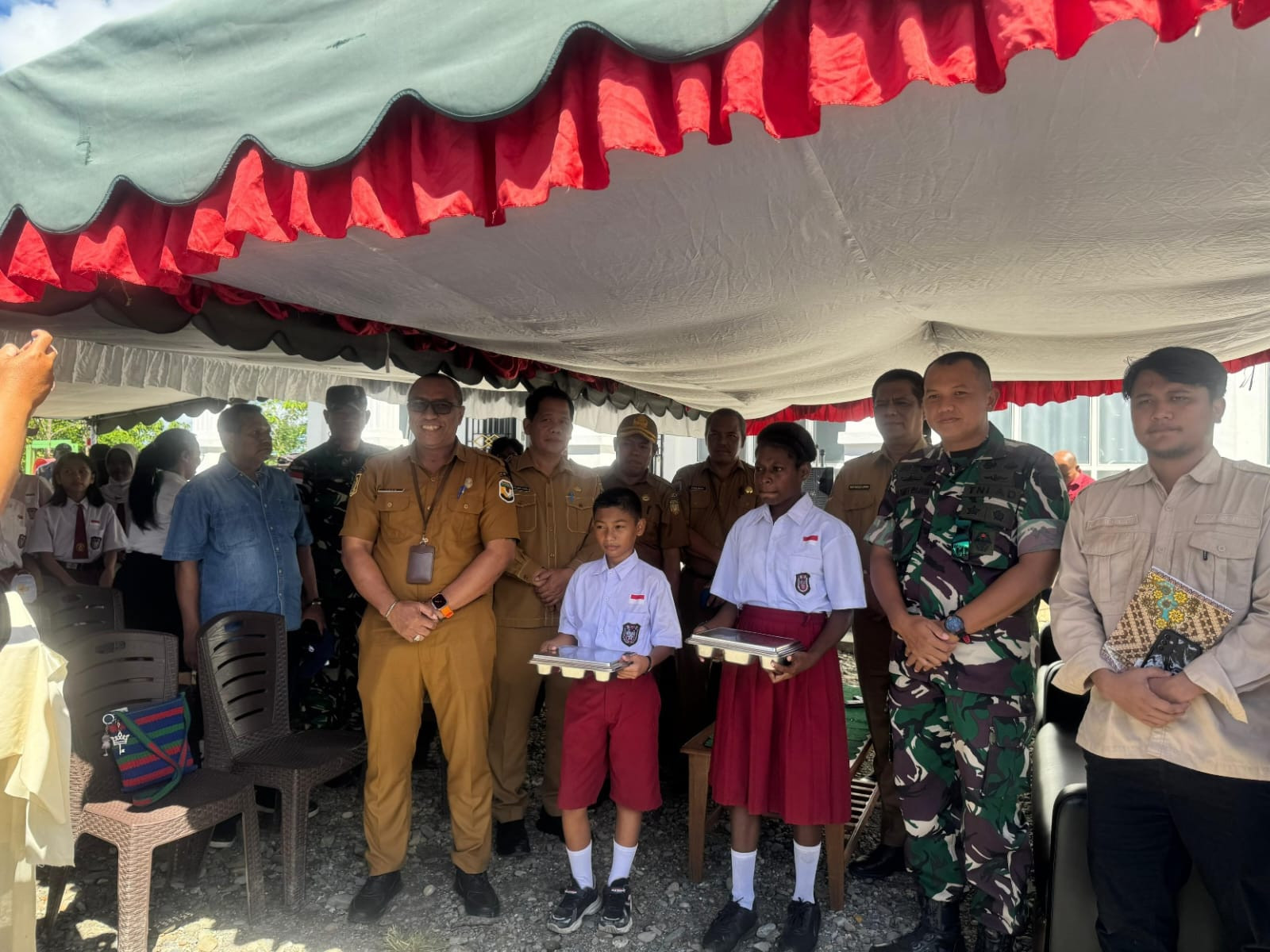 Dandim Mimika Hadiri Launching Program Makan Bergizi Gratis di SD Nawaripi