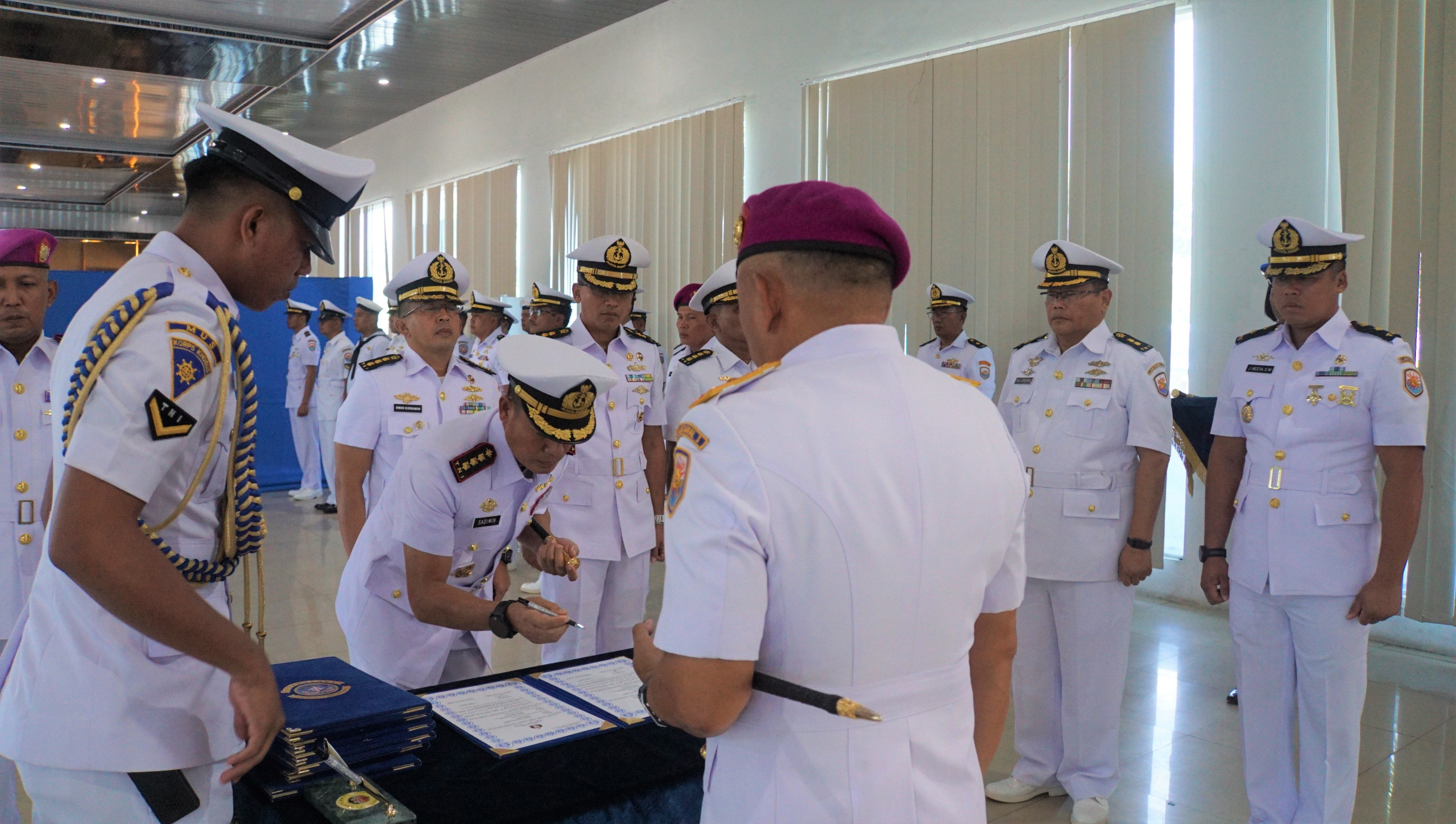 Danlanal Simeulue Hadiri Sertijab dan Pengukuhan Jabatan di Mako Lantamal I