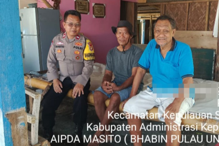 Bhabinkamtibmas Pulau Untung Jawa Sambangi Tokoh Masyarakat, Perkuat Sinergi Keamanan Wilayah