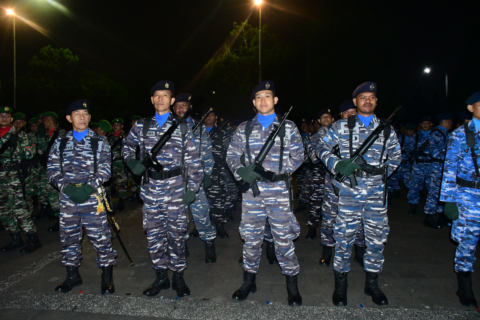 Prajurit Lanal Bandung Ikuti Apel Kehormatan dan Renungan Suci Dalam Rangka Peringatan HUT Ke-80 Kemerdekaan Republik Indonesia di Taman Pahlawan Nasional Cikutra
