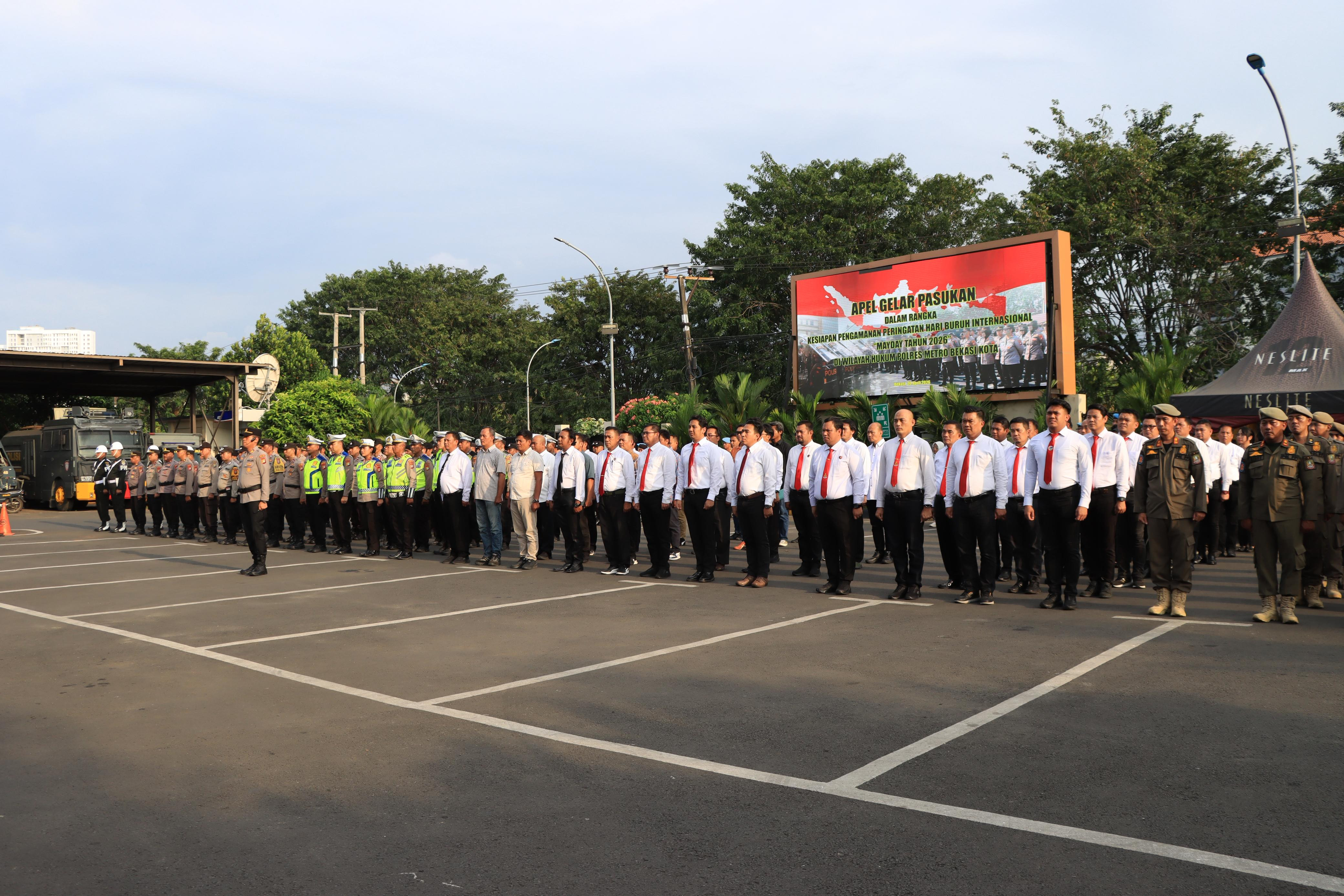 Polres Metro Bekasi Kota Gelar Apel Gabungan : Tekankan Sinergi dan Sikap Humanis Jelang Pengamanan May Day 2026