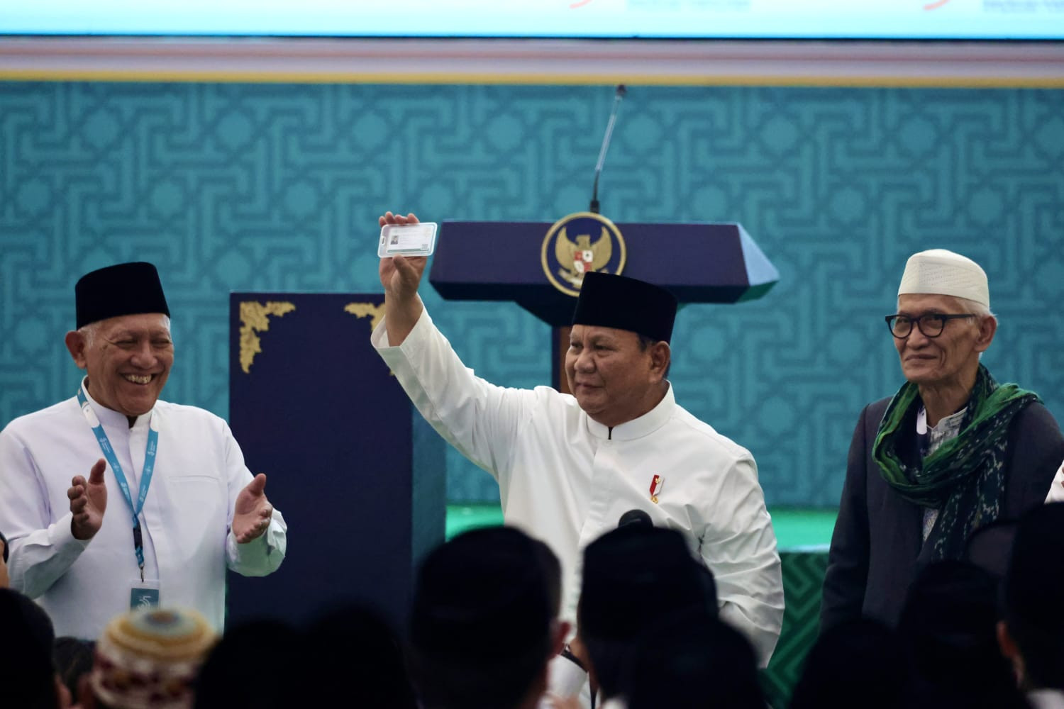 Prabowo Terima Kartu Anggota Seumur Hidup NU: Ini Kehormatan Besar bagi Saya