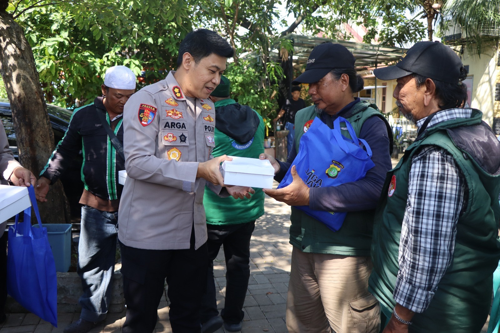 Polres Kepulauan Seribu Gelar Sabuk Kamtibmas Jumat Peduli, Rangkul Komunitas Ojek Online