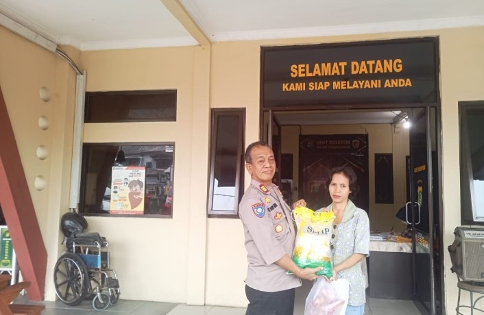 Polsek Tanjung Priok Gelar Gerakan Pangan Murah Bersama Bulog, Ratusan Warga Antusias Beli Beras SPHP