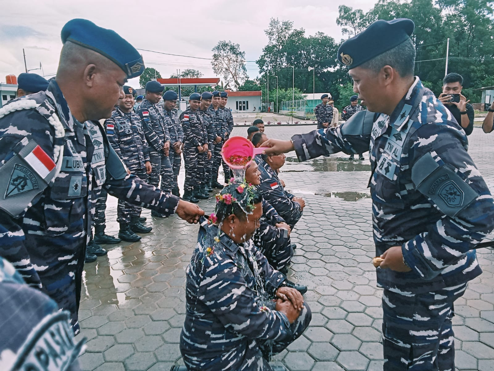 Danlanal Pimpin Upacara Kenaikan Pangkat Prajurit Lanal Bintan