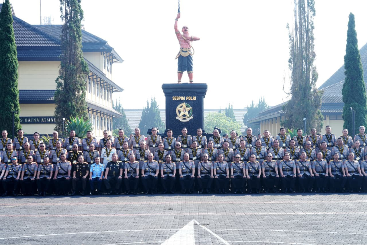 Wakapolri: 418 Lulusan Sespim Siap Jadi Garda Terdepan Hadapi Tantangan Global dan Era Digital