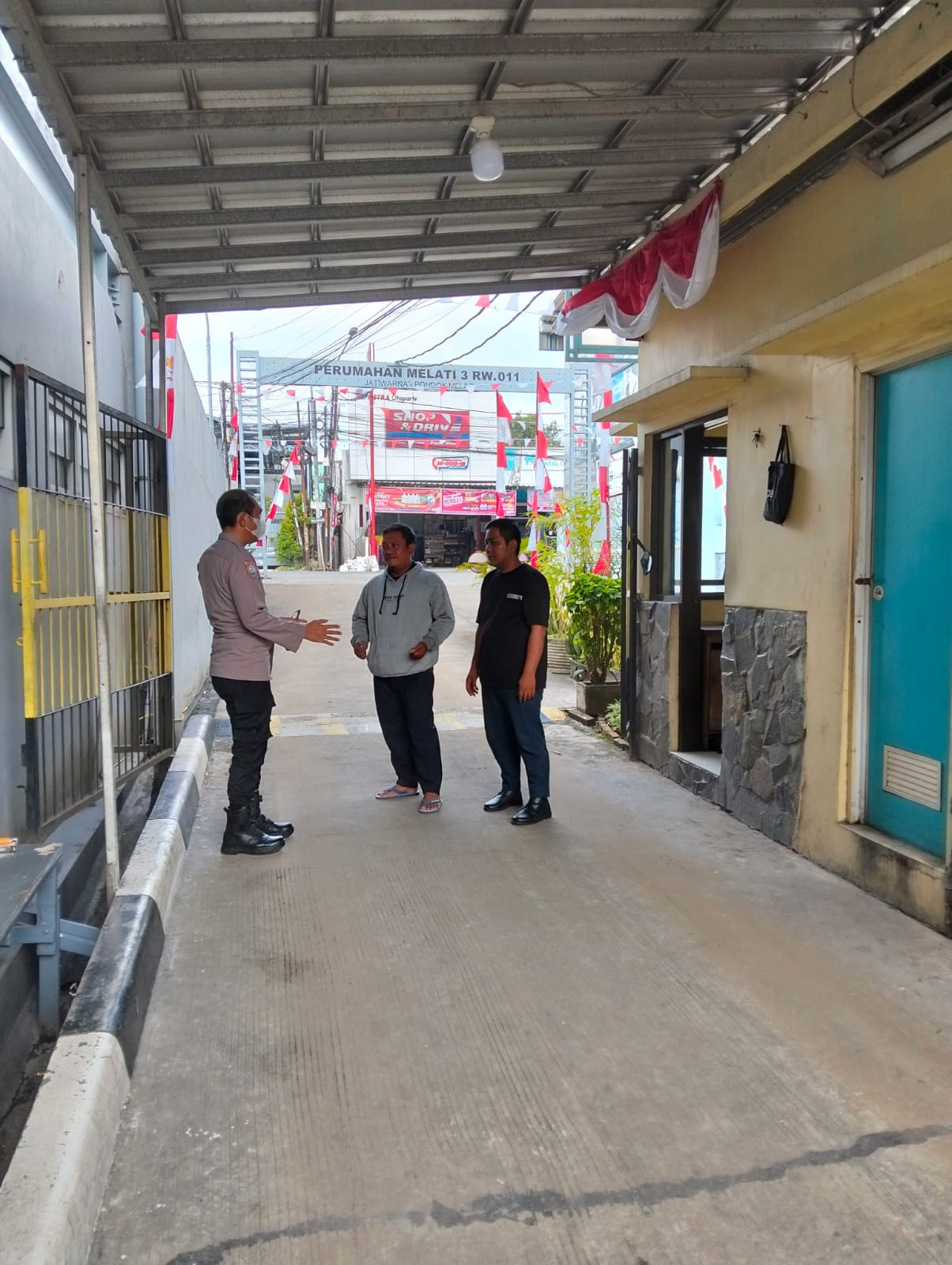 Sambangi Pos Security Melati 3, Tekankan Kesiapsiagaan Lingkungan