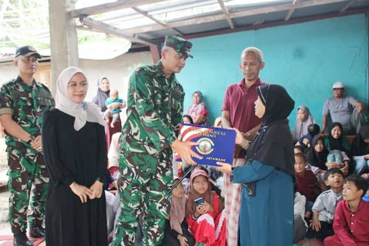 Ramadhan Berkah, Lanal Bengkulu Tebar Kepedulian Dengan Berbagi Sembako Kapada Aanak Panti Asuhan