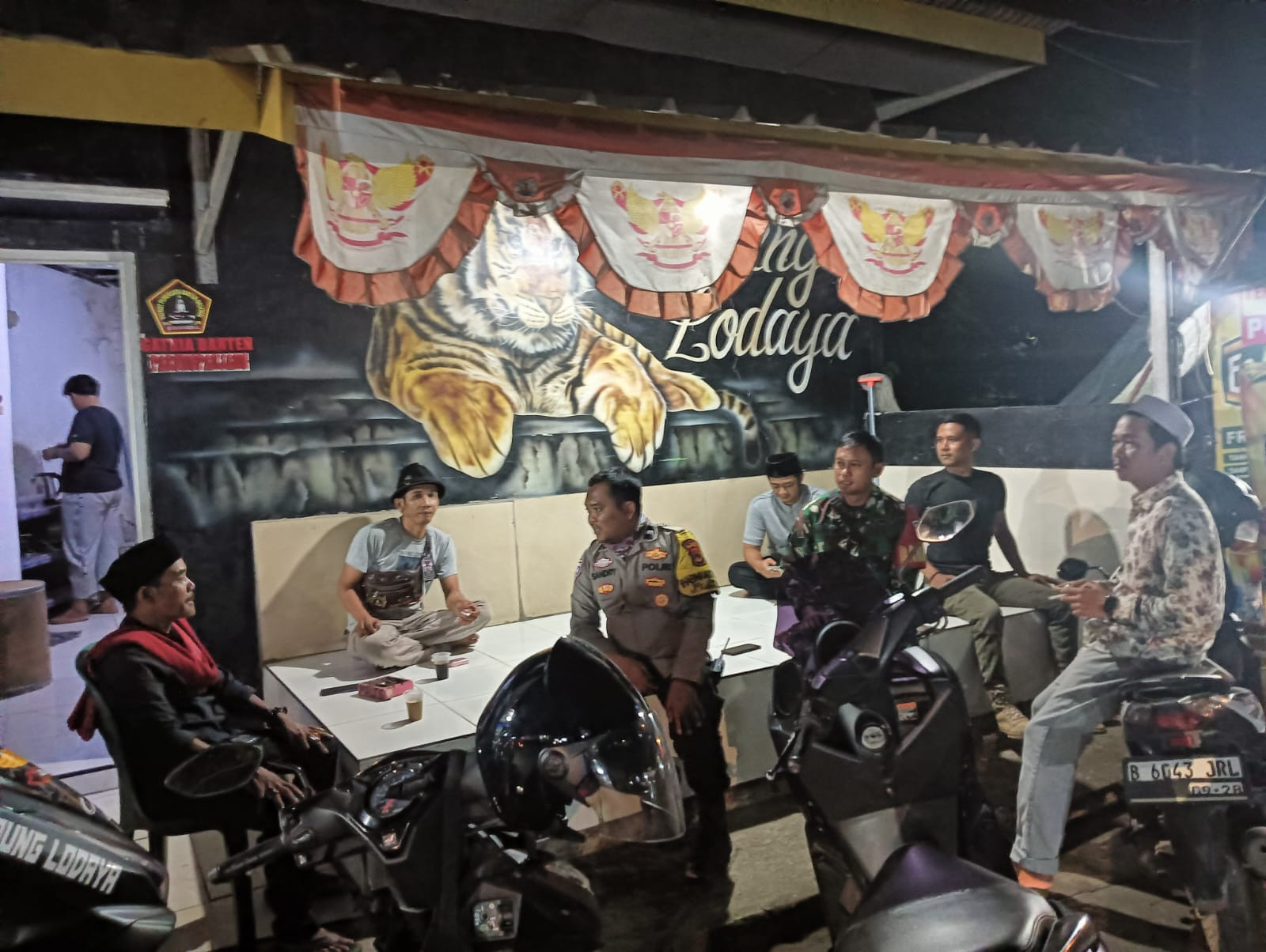TNI-Polri Parungpanjang Perkuat Sinergi Lewat Silaturahmi Kamtibmas Bersama Warga