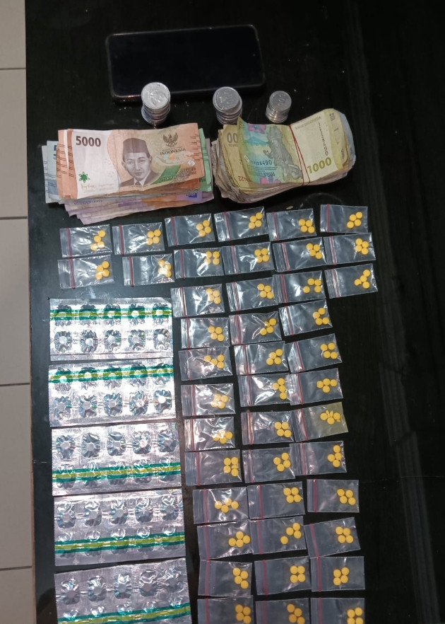 Raup Untung dari Obat Keras Ilegal, Pria 23 Tahun Berakhir di Tangan Polisi