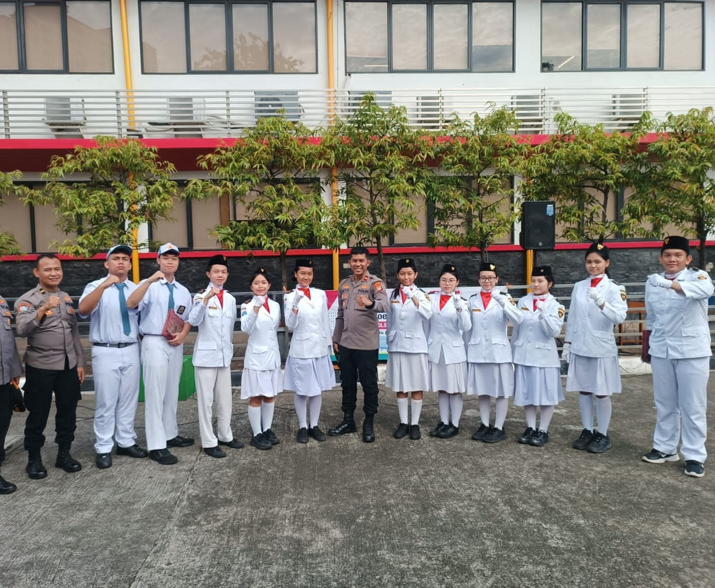 POLSEK KELAPA GADING GELAR “POLICE GO TO SCHOOL” DI SMA SANTO YAKOBUS, EDUKASI SISWA TENTANG KEAMANAN DIGITAL DAN TATANAN HIDUP POSITIF