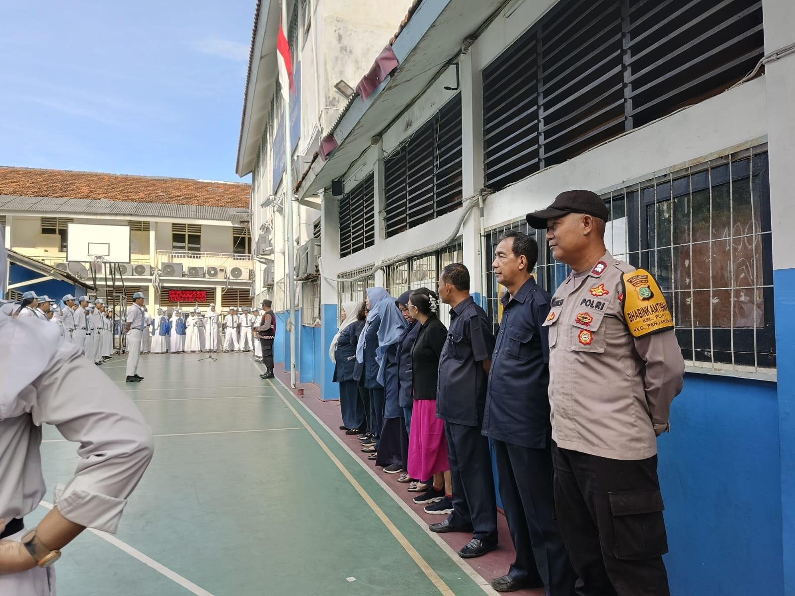 Polsek Metro Penjaringan Gelar Program “Police Go To School & Cooling System” di SMK Remaja Pluit: Bangun Disiplin, Cegah Tawuran, Bentuk Generasi Berkarakter