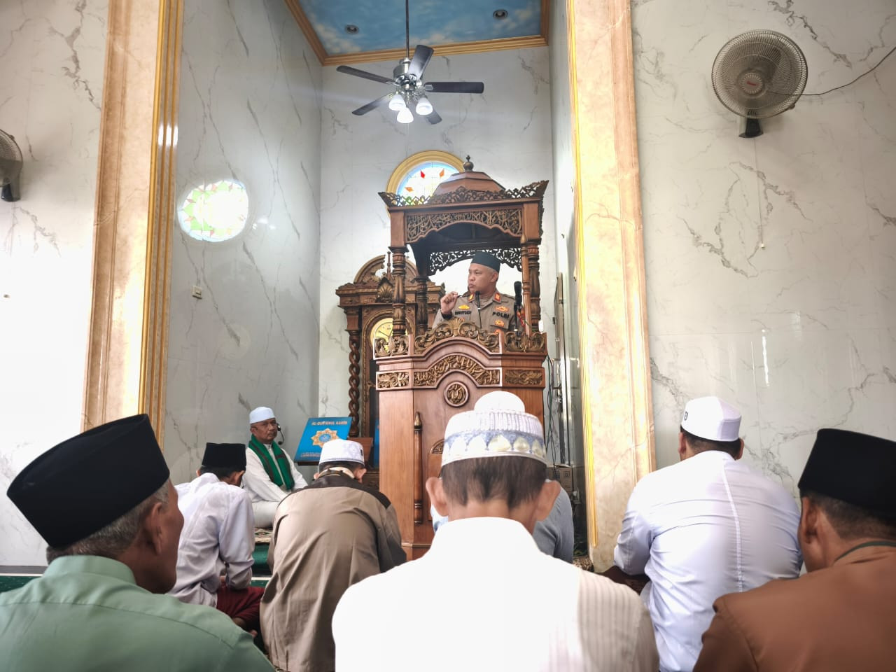 Jumat Keliling di Bintara Jaya, Kapolsek Bekasi Barat Tekankan Peran Orang Tua Cegah Tawuran