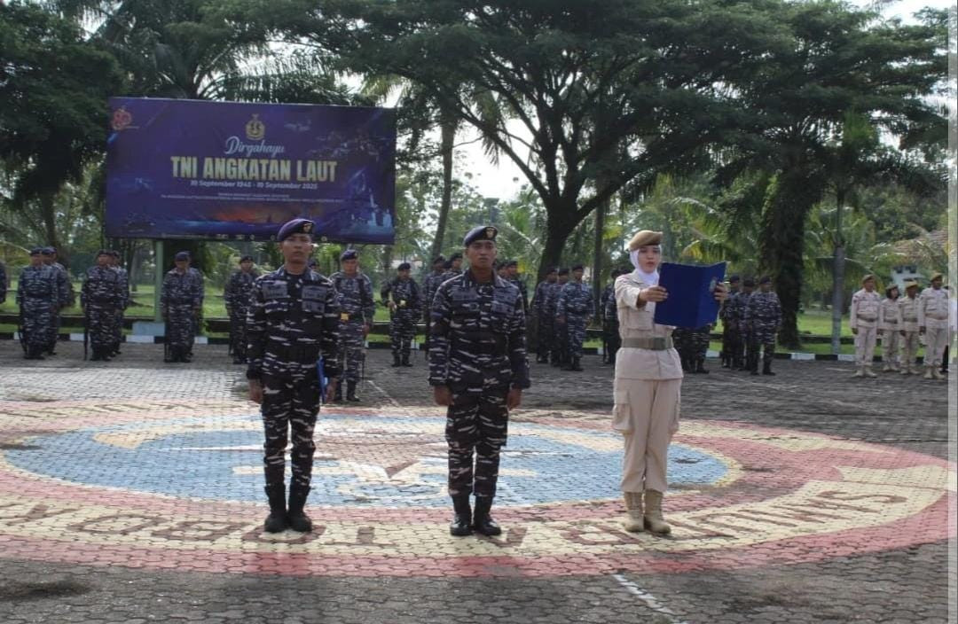 Tingkatkan Jiwa Nasionalisme, Lanal Bengkulu Laksanakan Upacara Penaikan Bendera Merah Putih