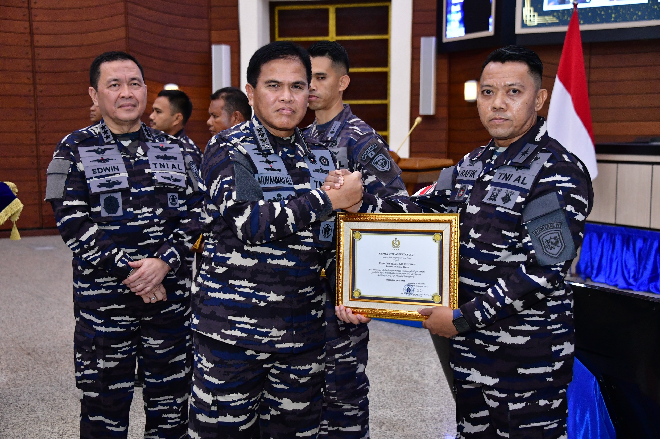 Prajurit Lanal Bintan Terima Penghargaan Kasal Atas Keberhasilan Gagalkan Penyelundupan Narkotika