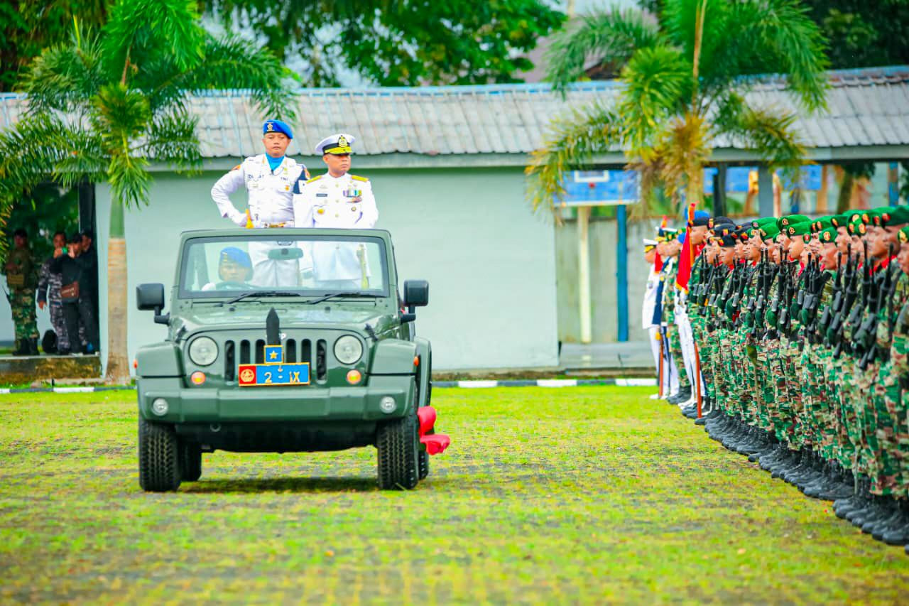 TNI Prima - TNI Rakyat - Indonesia Maju, Upacara Peringatan HUT Ke-80 TNI 2025 di MalukTNI Prima - TNI Rakyat - Indonesia Maju, Upacara Peringatan HUT Ke-80 TNI 2025 di Maluku Berlangsung Khidmat di Mako Kodaeral IX