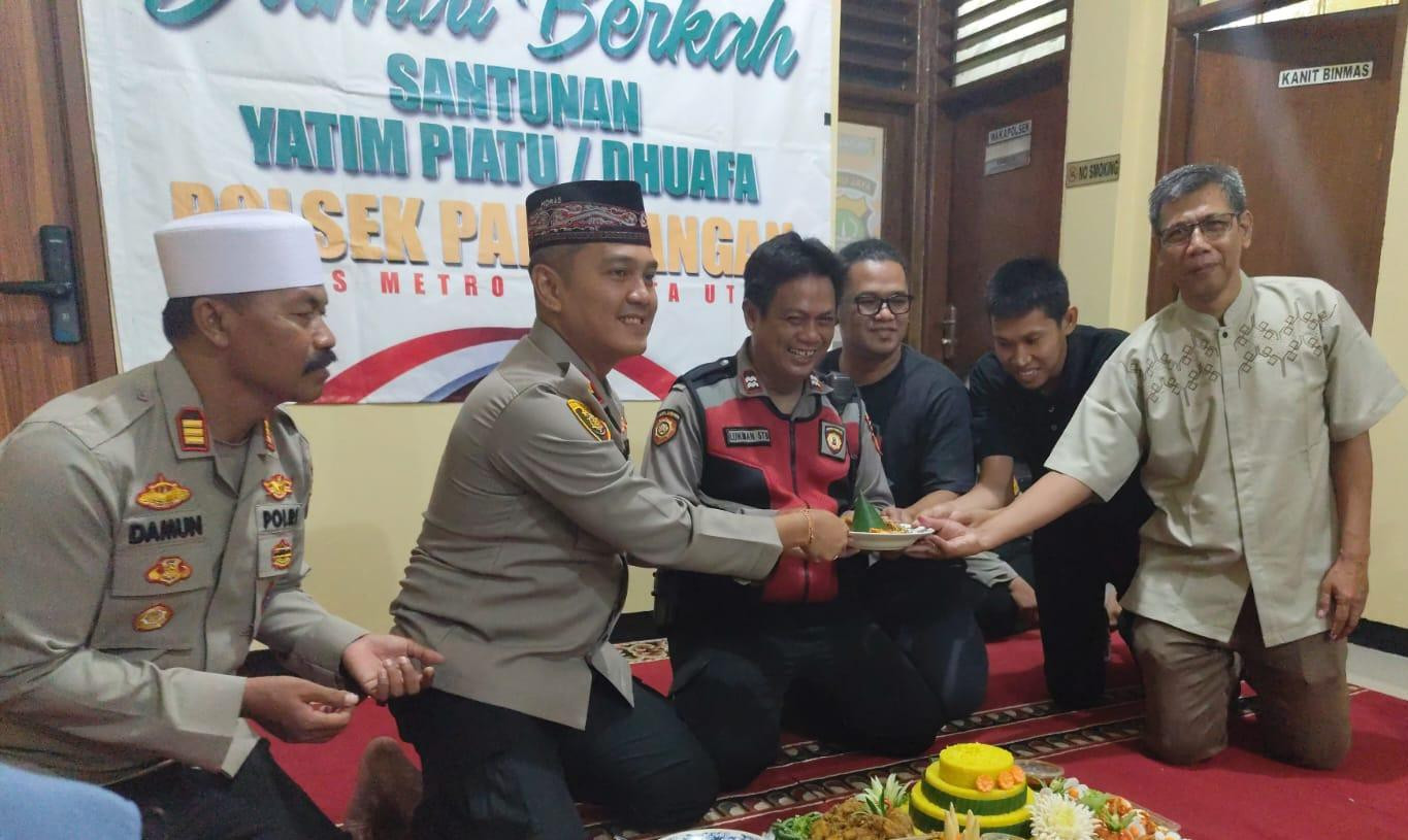 Polsek Pademangan Gelar "Jumat Berkah" Berikan Santunan untuk Yatim Piatu dan Dhuafa