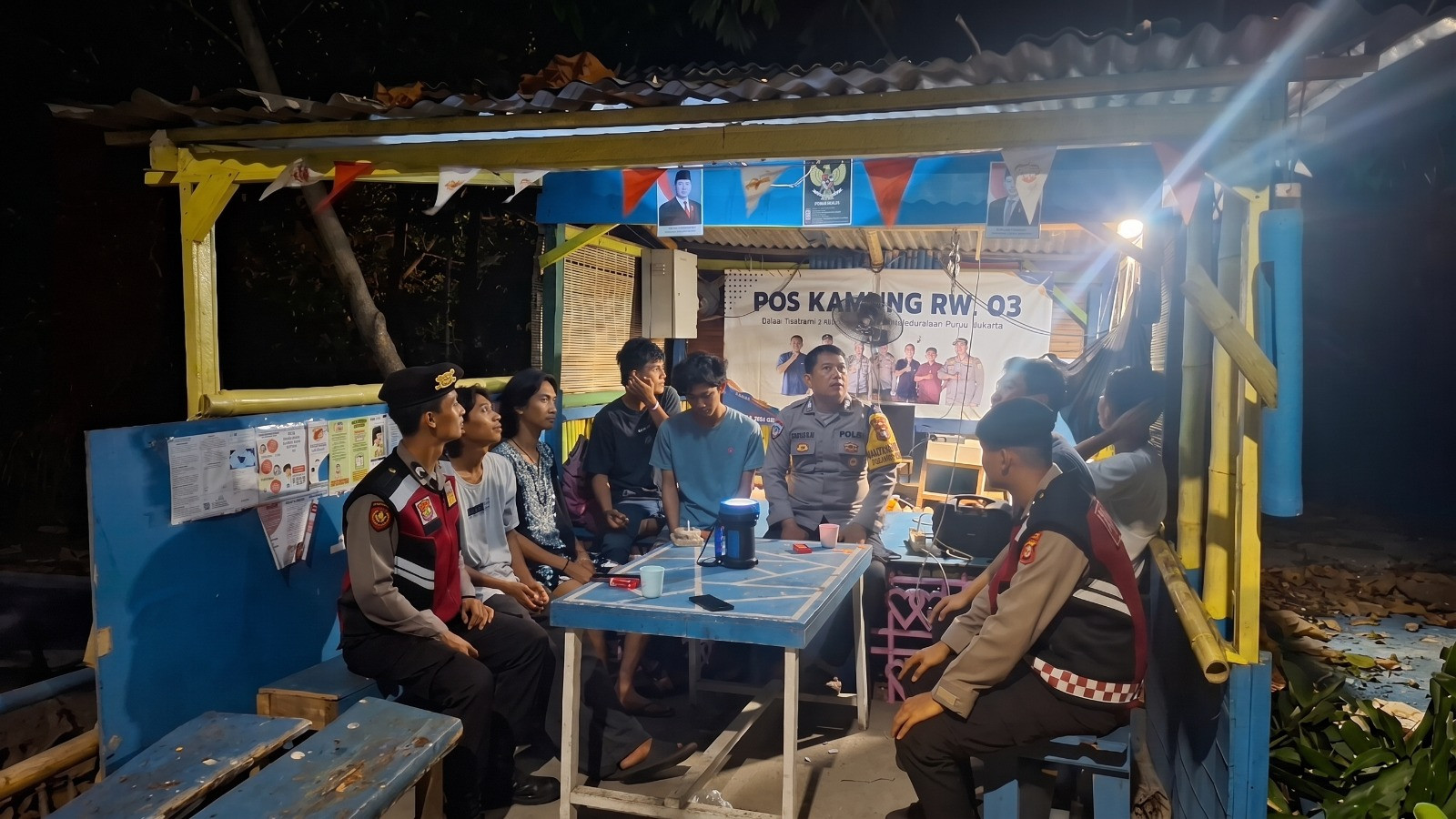 Patroli Malam Jakarta On The Spot di Pulau Tidung, Polisi Sosialisasikan Layanan 110 kepada Warga