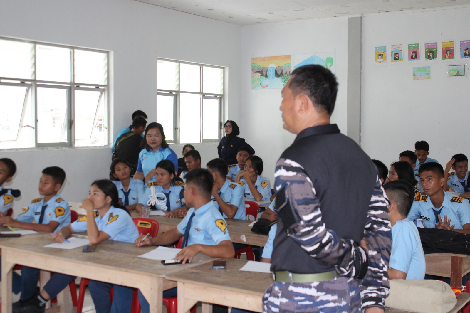 Tanamkan Disiplin dan Jiwa Korsa, Pasops Lanal Nias Pimpin Pembinaan Siswa SMA Taruna Hang Tuah Teluk Dalam