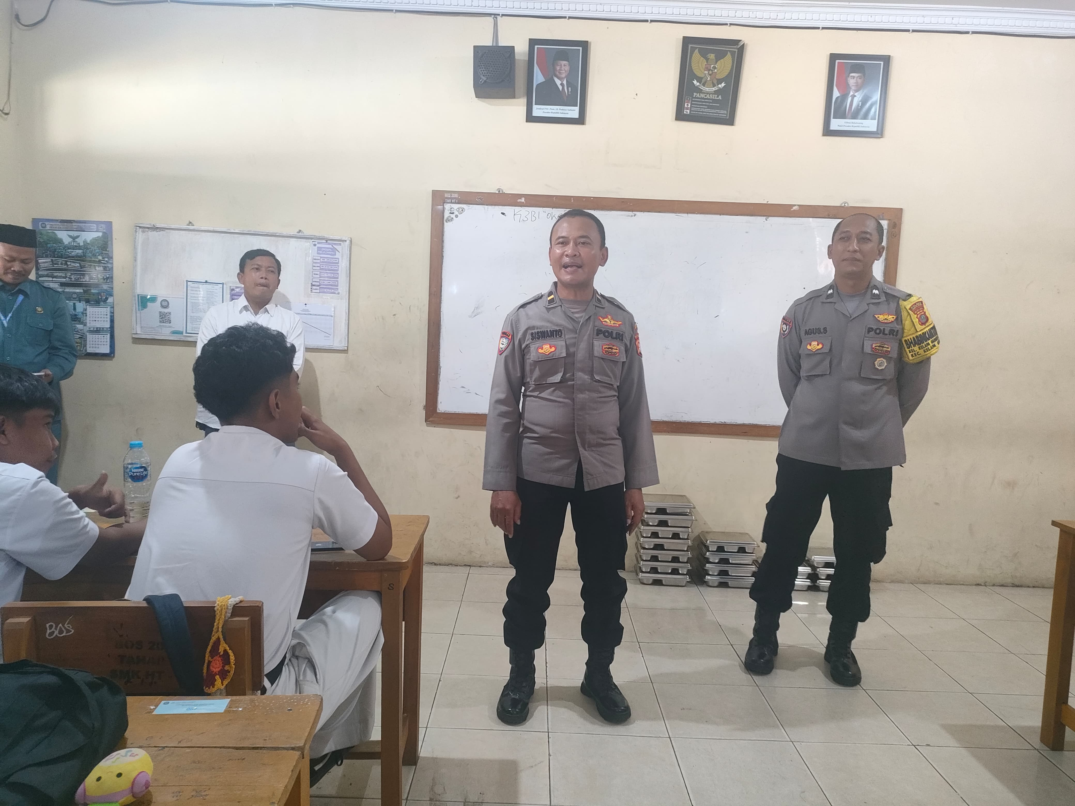 Police Goes to School Polsek Kelapa Gading di SMK Hang Tuah I : Ingatkan Pelajar Soal Bullying Hingga Pontensi Unjuk Rasa