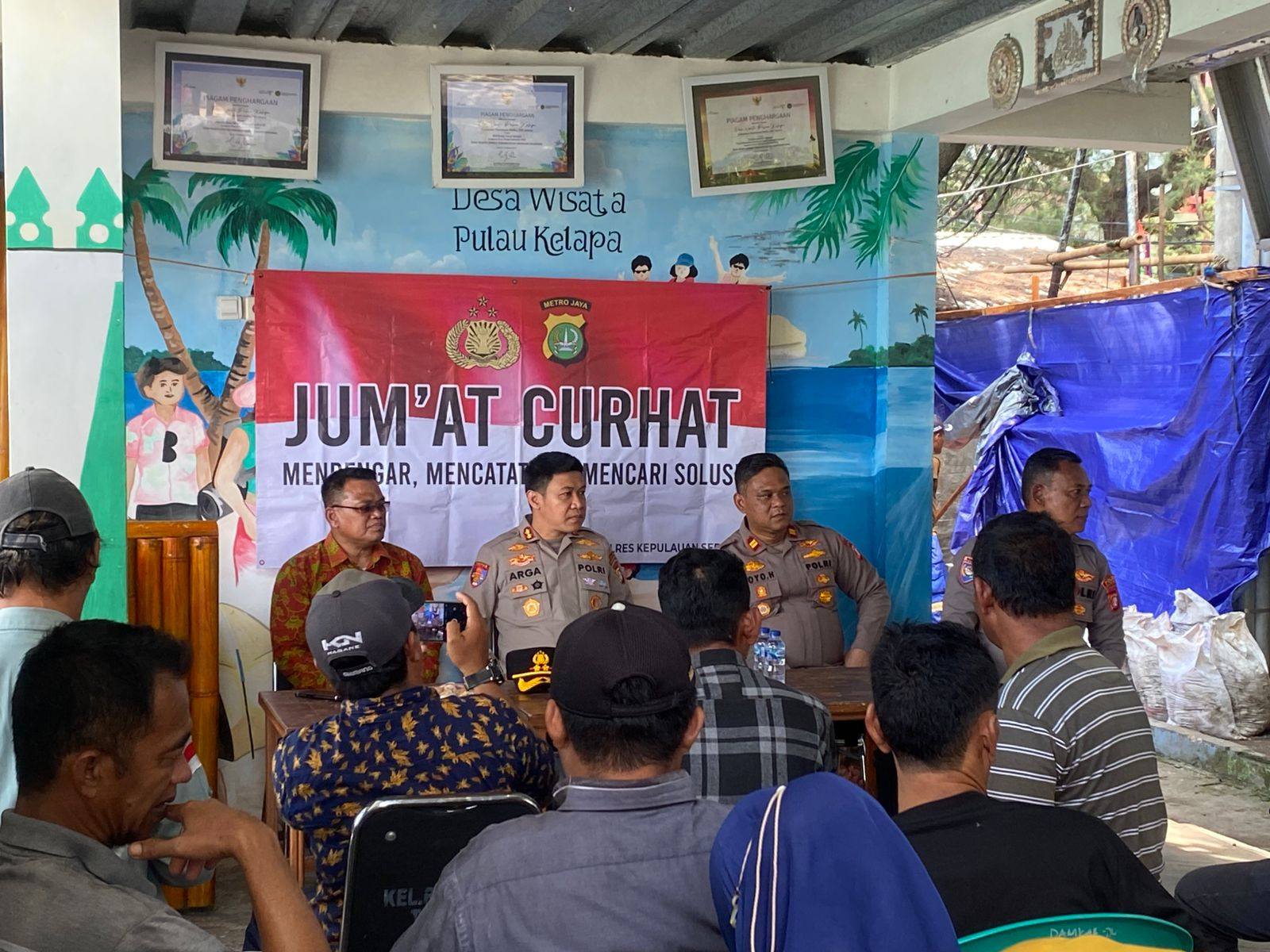 Kapolres Kepulauan Seribu Gelar Jumat Curhat di Pulau Kelapa, Tegaskan Komitmen Jaga Kamtibmas