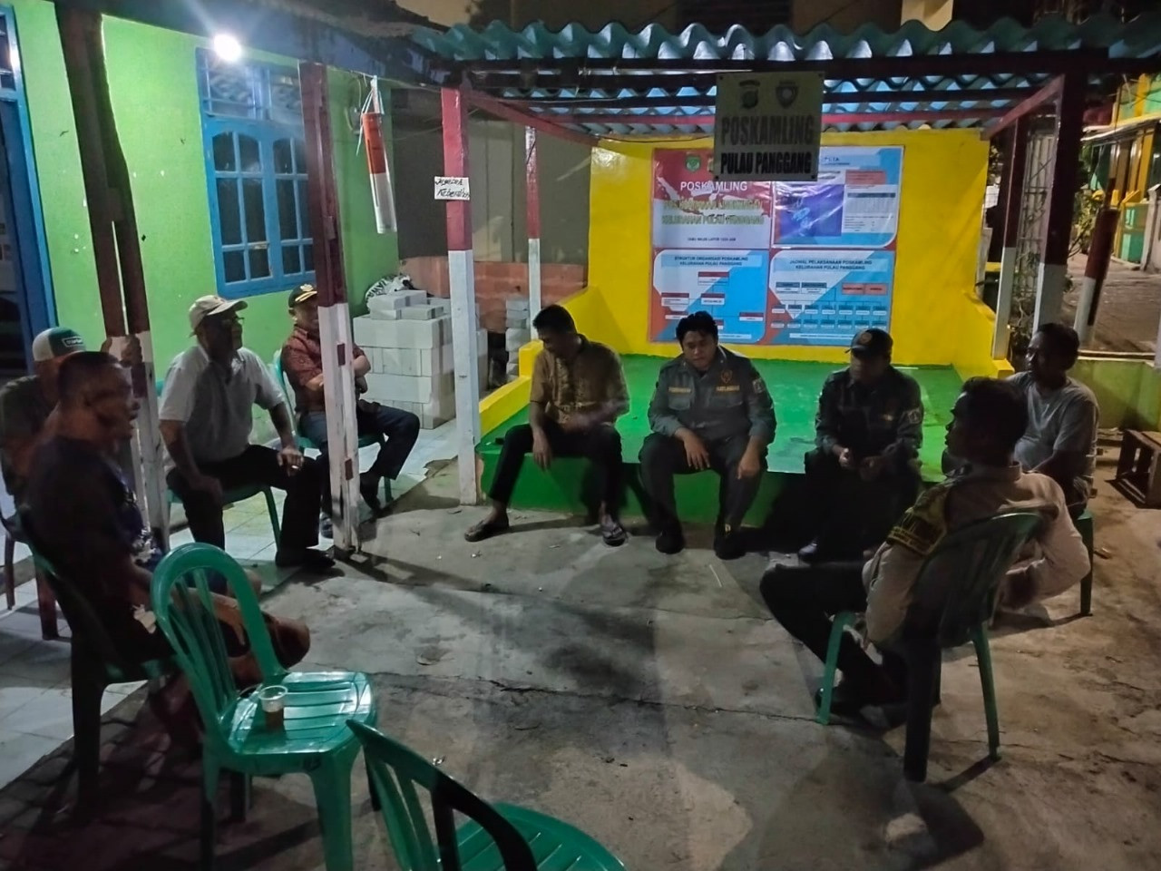 Tiga Pilar Sinergi Jaga Keamanan Malam, Polsek Kepulauan Seribu Utara Gelar Kegiatan Pos Kamling Serentak