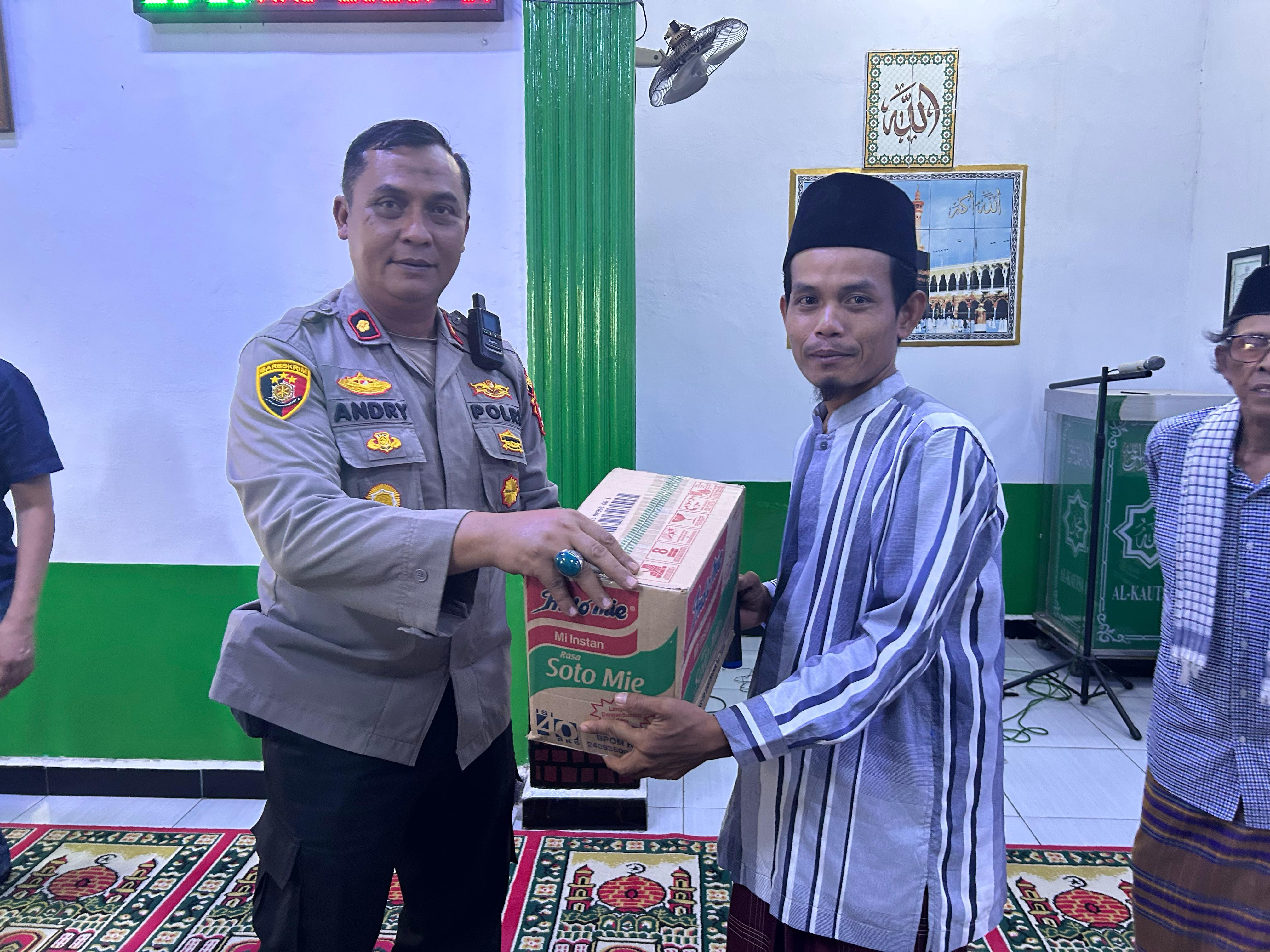 Jumat Berkah Polsek Koja: Berbagi Kasih di Panti Asuhan Yayasan Bina Sosial