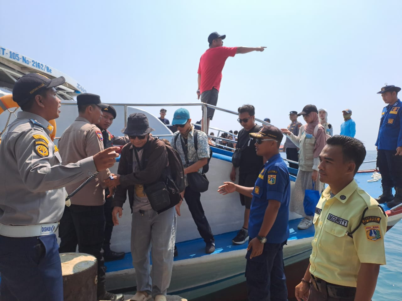 Sinergi TNI-Polri dan Instansi Terkait Amankan Dermaga Pulau, Wujudkan Rasa Aman Wisatawan di Kepulauan Seribu